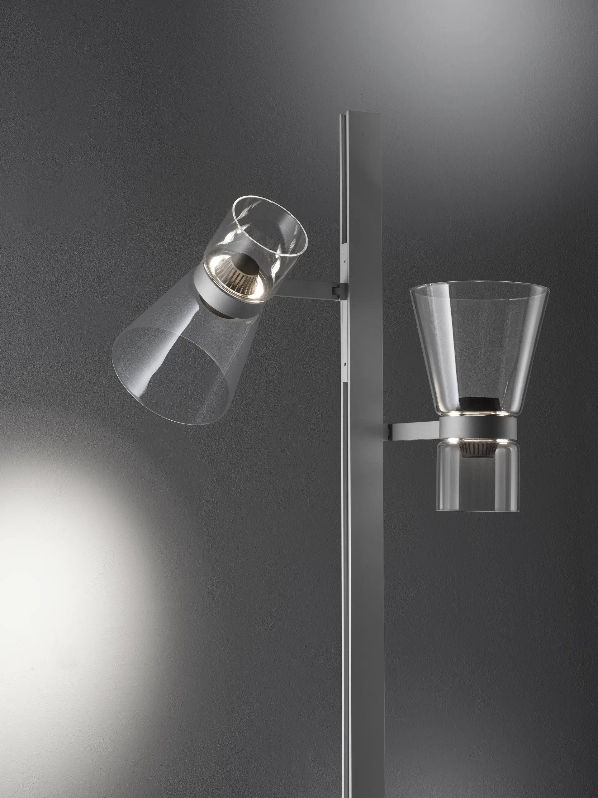 Nocturne F2 cone lampada da terra - Silver,  Flos