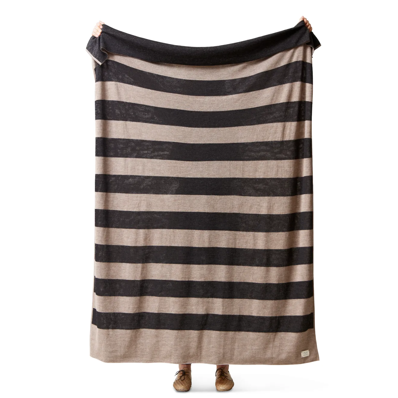 Coperta Aymara 130x190 cm, Ribbon Beige-nero Form & Refine