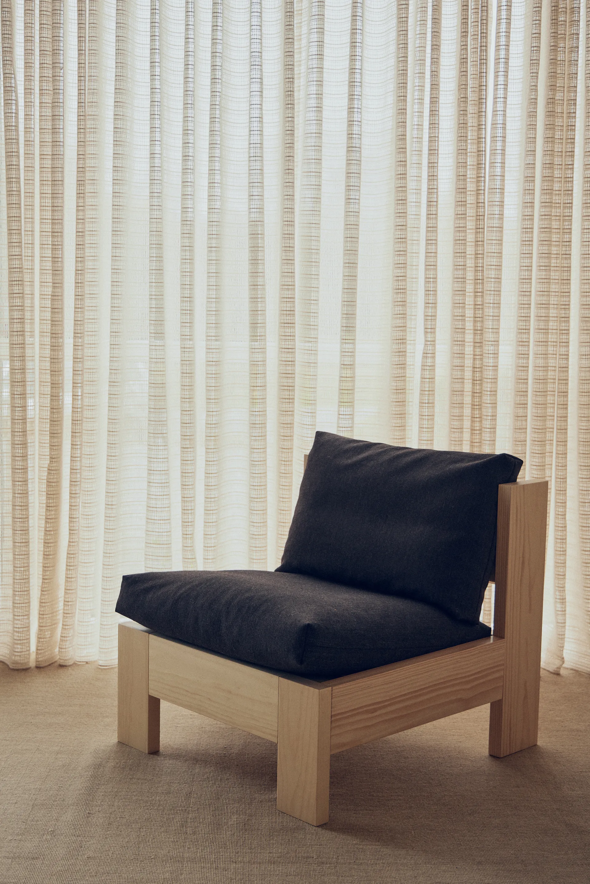 Icon poltrona lounge, Technicolor 0370-pino Form & Refine