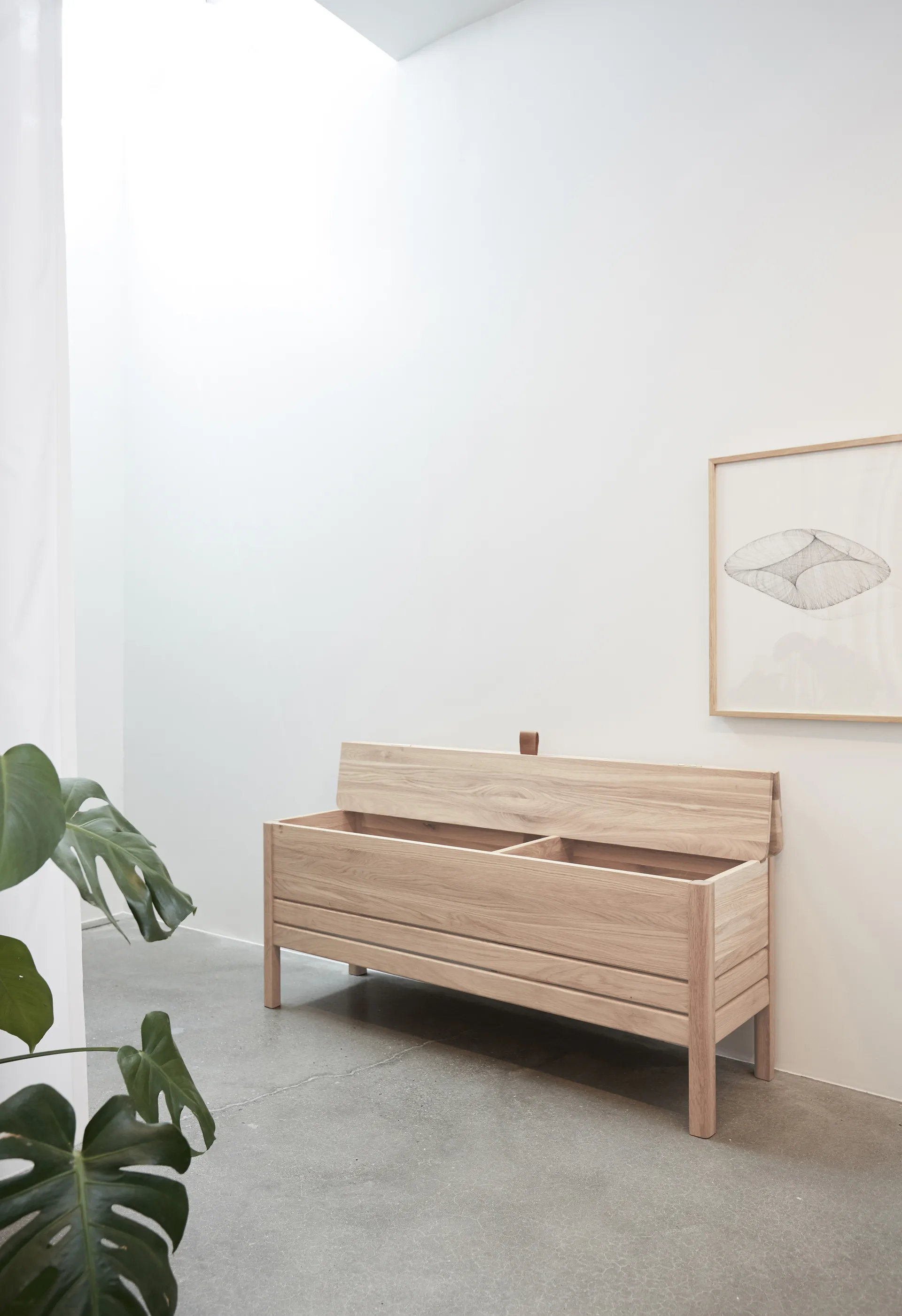 Panca contenitore A Line da 111 cm, Rovere bianco Form & Refine