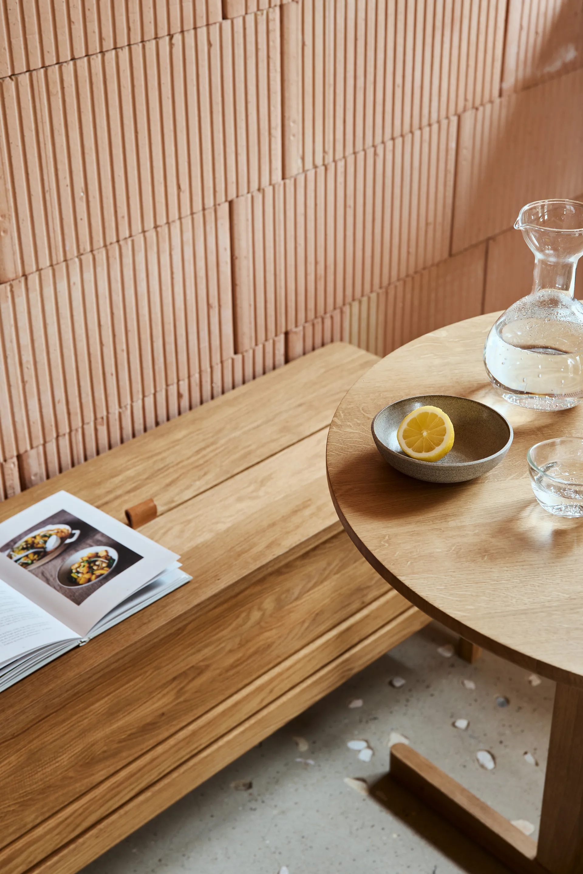 Panca contenitore A Line da 111 cm, Rovere Form & Refine