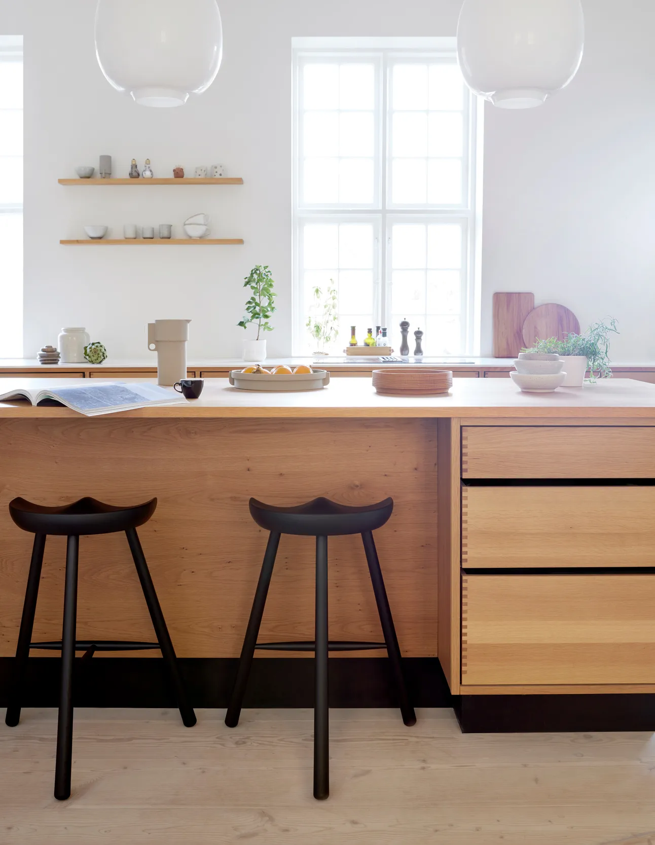 Sedia Shoemaker Chair No. 68, Nero Form & Refine