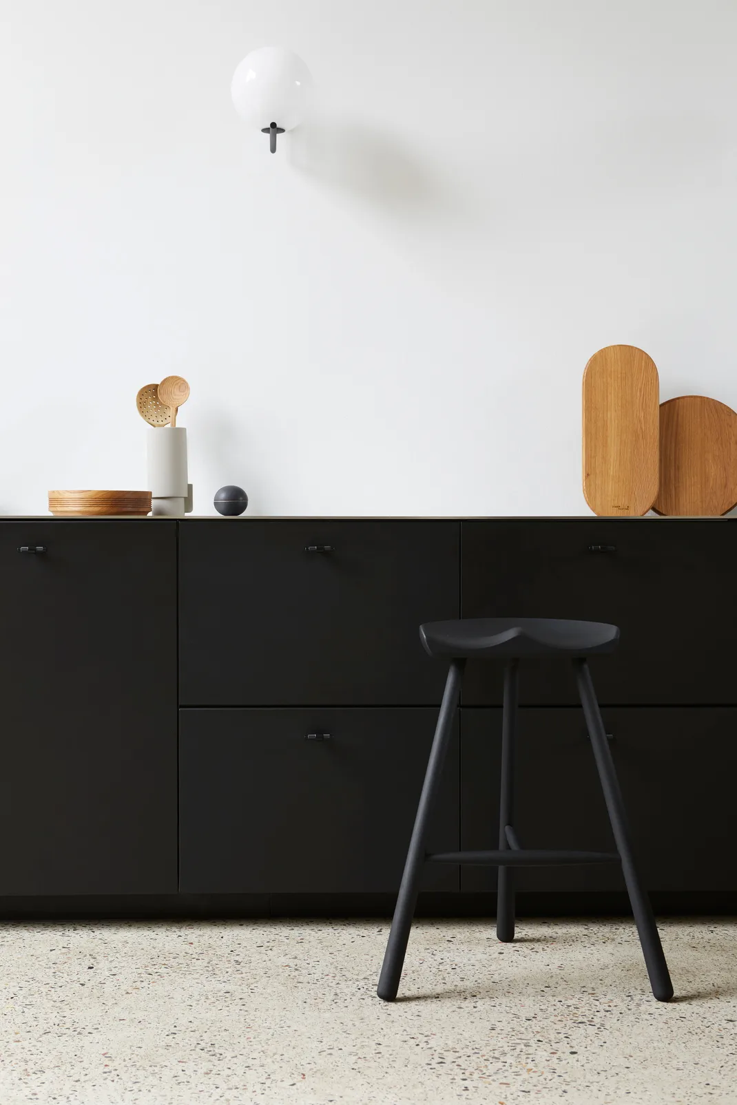 Sedia Shoemaker Chair No. 68, Nero Form & Refine