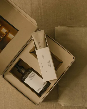 FRAMA set regalo sapone per le mani + crema per le mani - Apothecary - FRAMA