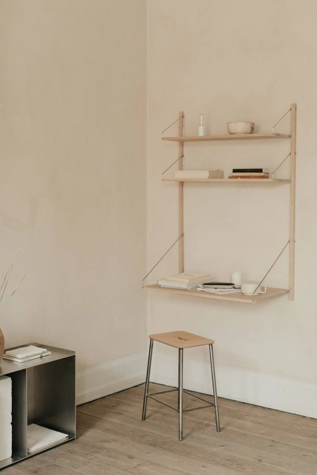 Sgabello Adam, Raw steel-natural leather, H:50 cm FRAMA