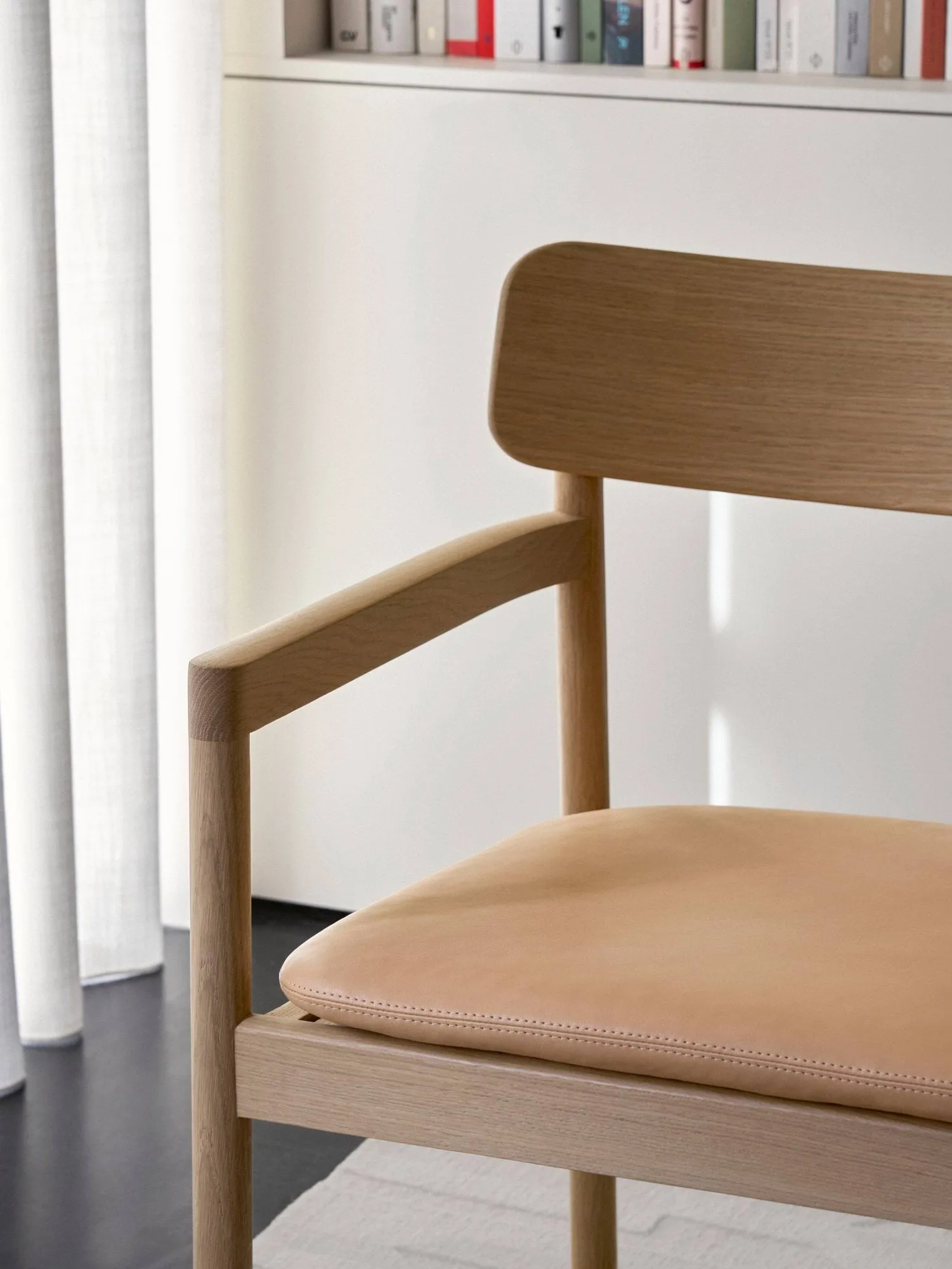 Poltrona lounge Post, Vegeta in pelle - rovere oliato chiaro Fredericia Furniture
