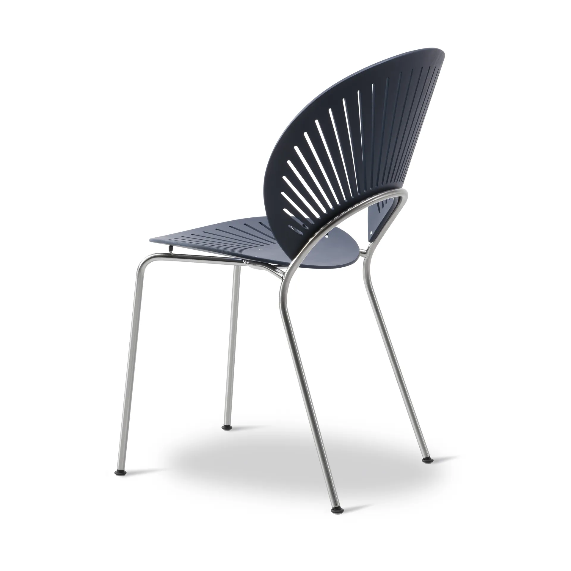 Sedia Trinidad 3398, Blu nordico struttura cromata Fredericia Furniture