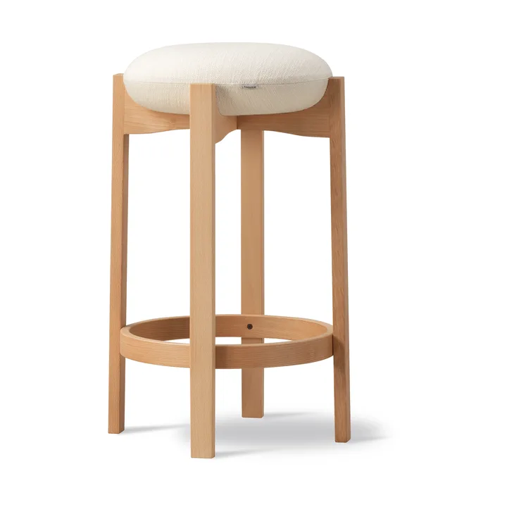 Sgabello alto Pioneer  - Odino NE22 off white-faggio oliato - Fredericia Furniture