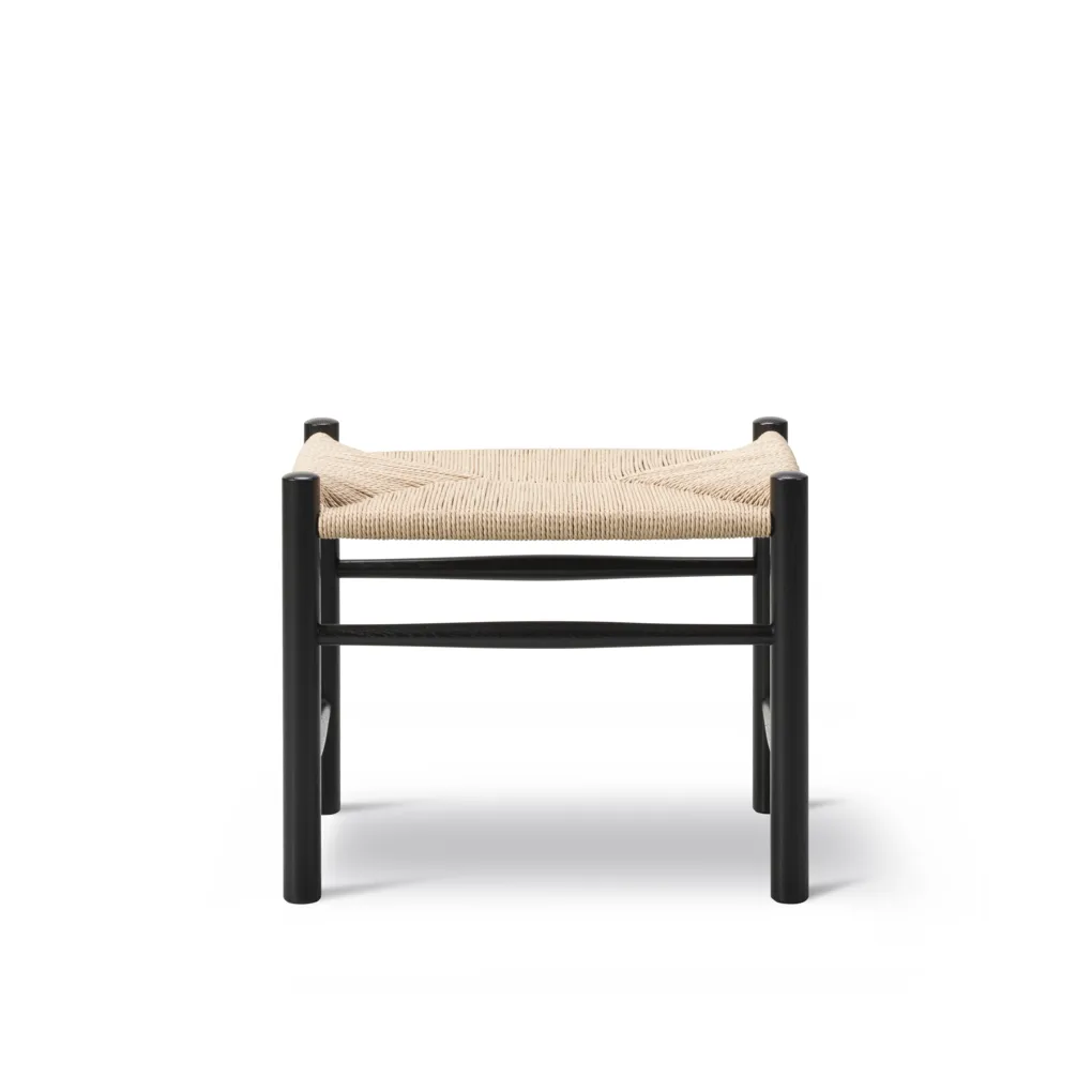 Sgabello J16, Natural-sverniciato nero quercia Fredericia Furniture