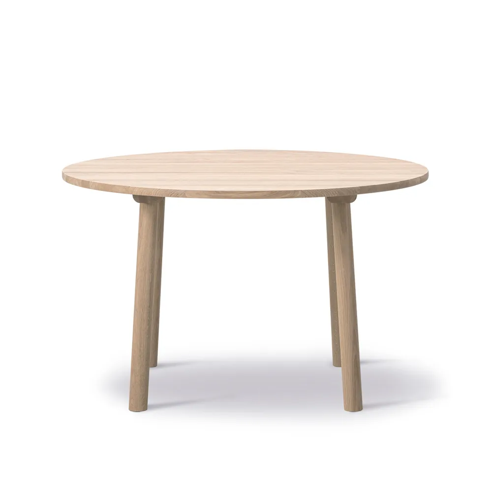 Tavolo da pranzo Taro 6121 , Rovere saponato, ø120 cm Fredericia Furniture
