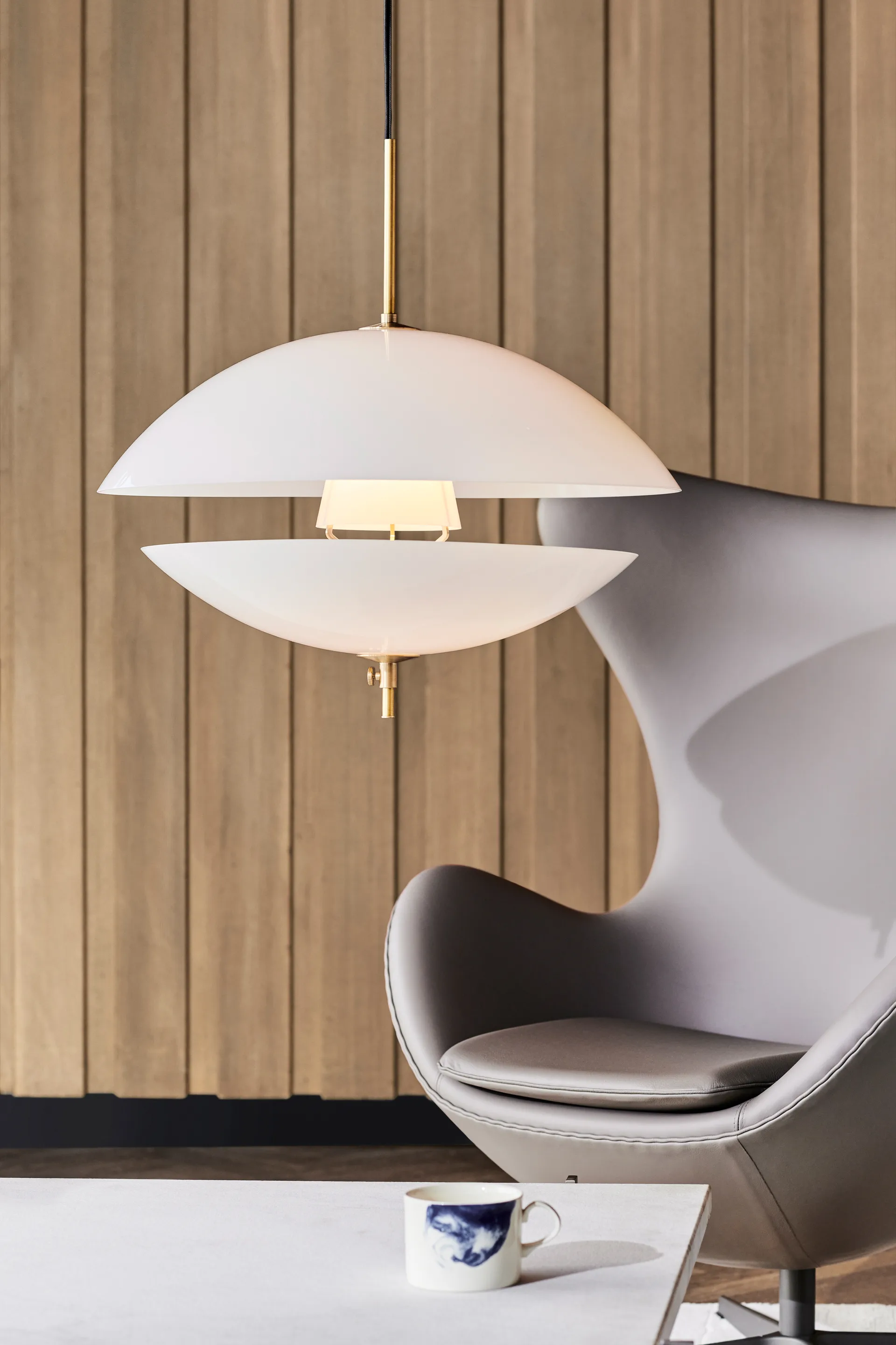 Lampada a sospensione Clam, Ø 44 cm
​ Fritz Hansen