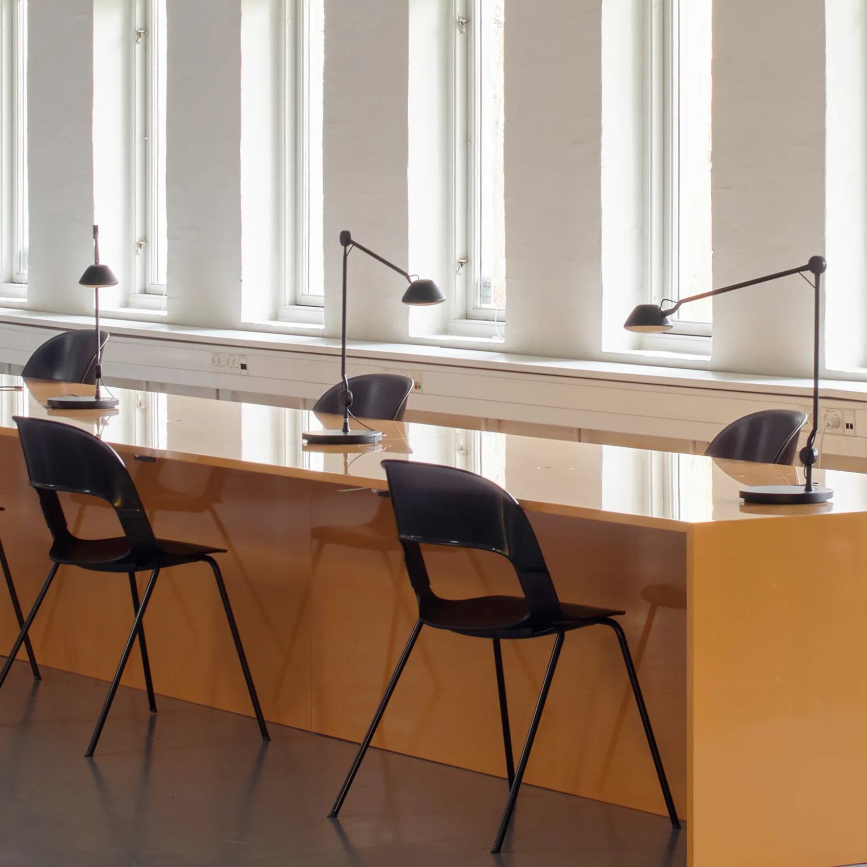 Lampada da tavolo AQ01, Nero Fritz Hansen