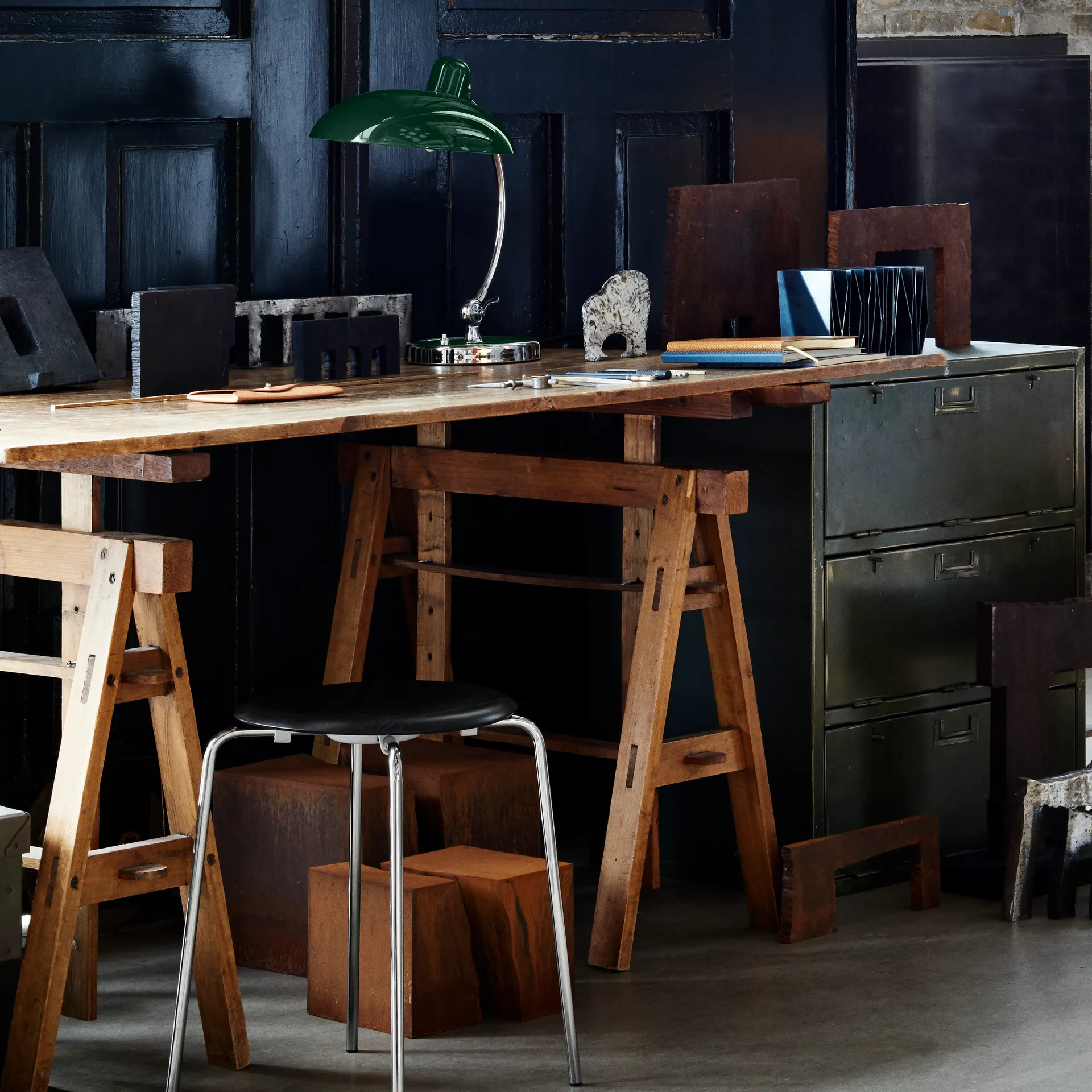 Lampada da tavolo Kaiser Idell 6631-T Luxus 
, Verde scuro Fritz Hansen