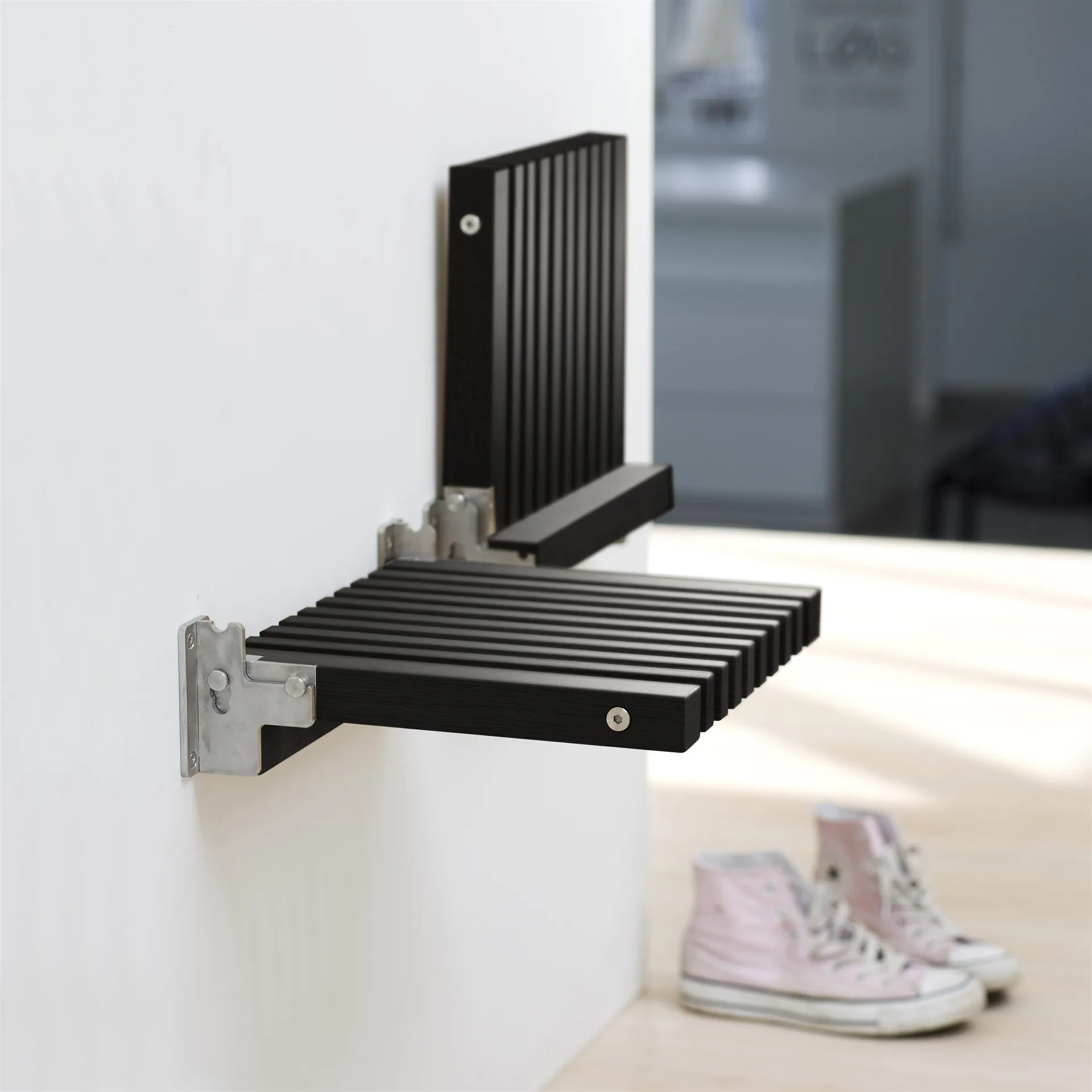 Sedia a parete Cutter, Rovere verniciato nero Fritz Hansen