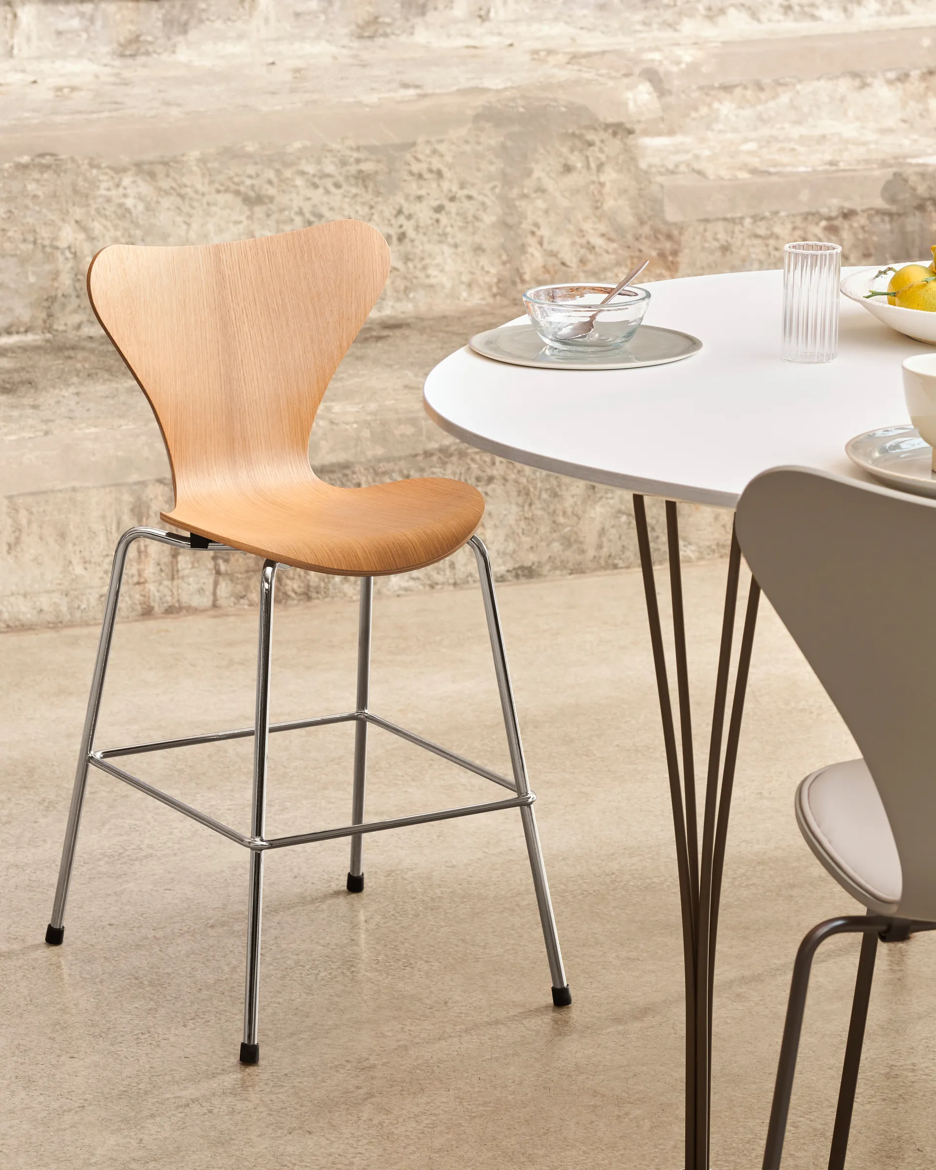 Sedia Series 7 Junior cromata 3177, Lacquered oak veneer Fritz Hansen