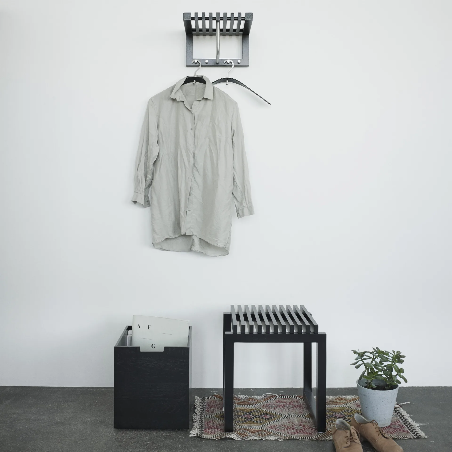 Sgabello Cutter, Rovere verniciato nero Fritz Hansen