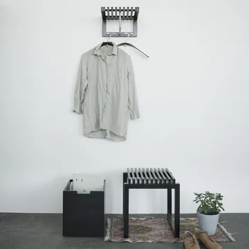 Sgabello Cutter - Rovere verniciato nero - Fritz Hansen