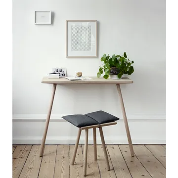 Sgabello Georg - Lino, rovere non trattato, incl. cuscino in lino - Fritz Hansen