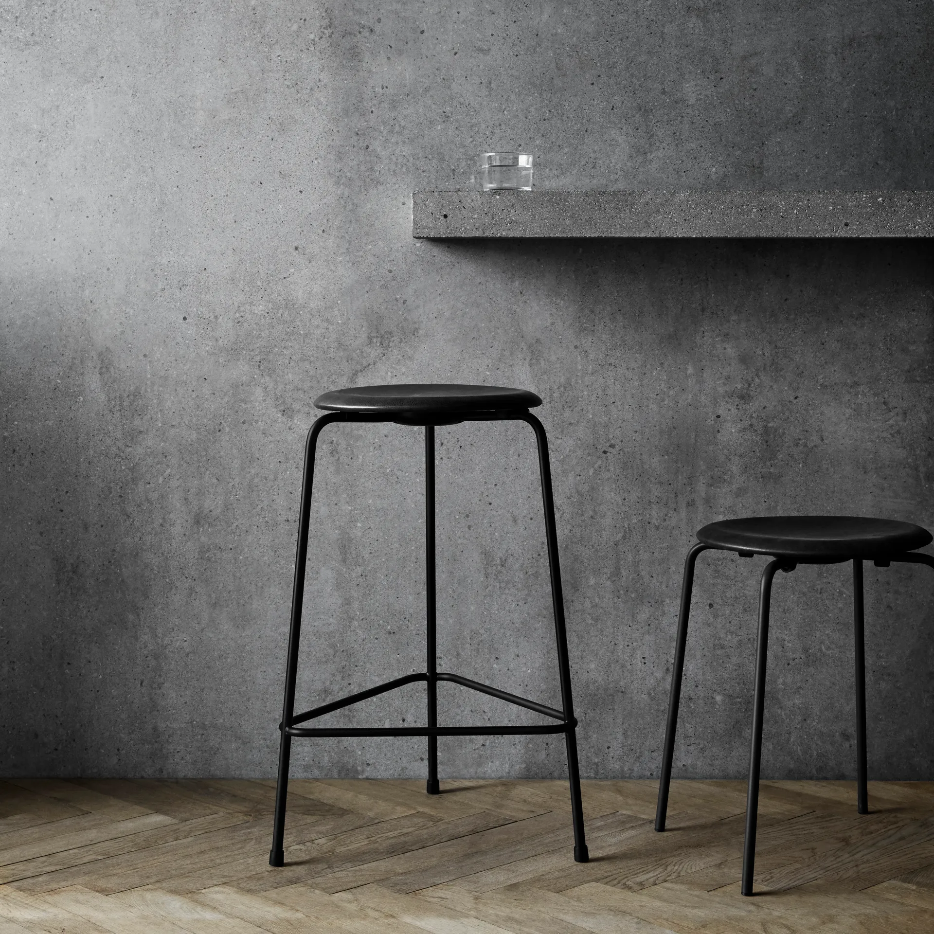 Sgabello in pelle High Dot, Cowboy black Fritz Hansen