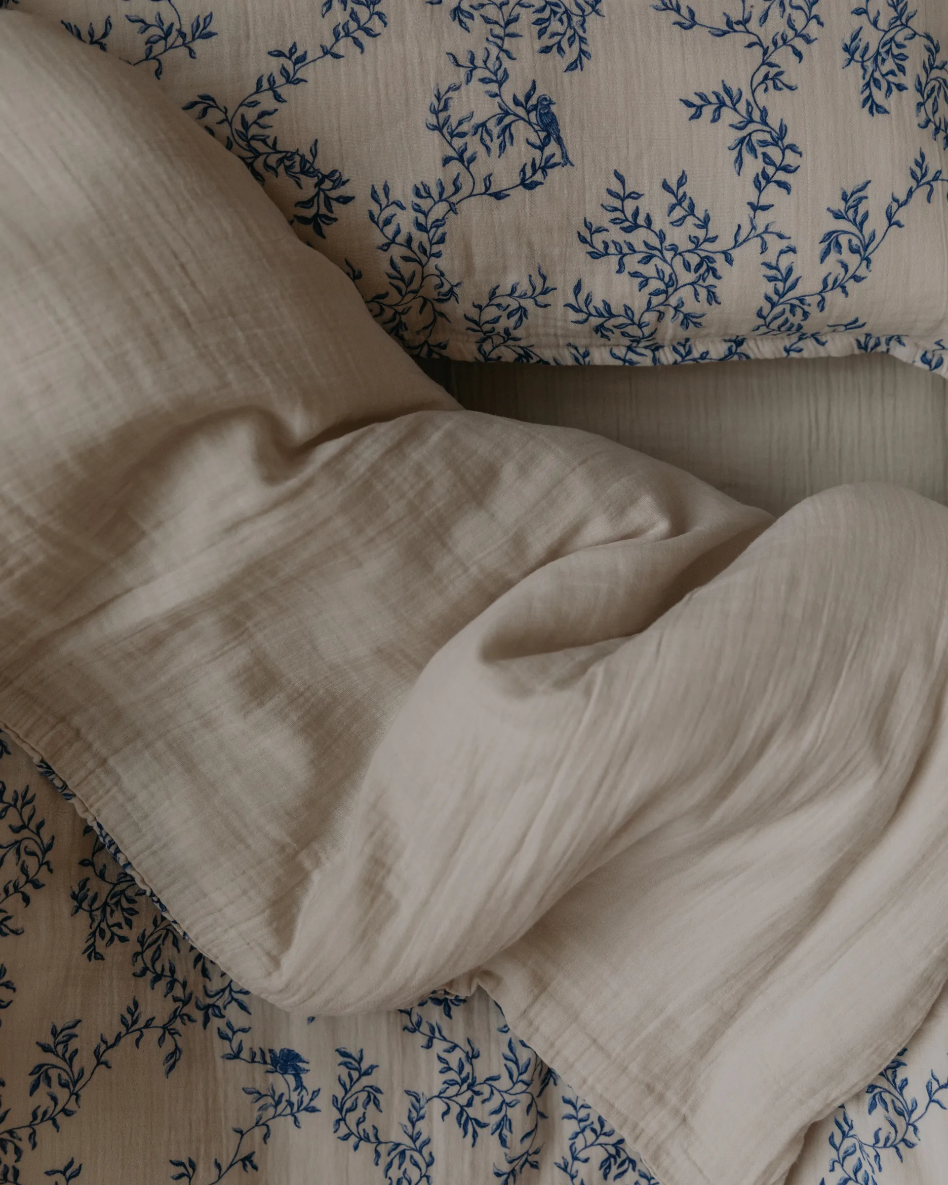 Set da letto junior Jardim Muslin, 100x130 cm/35x55 cm Garbo&Friends