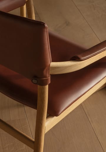 Poltroncina Vyn con schienale imbottito - Monocoat naturale-Elmosoft 43283 - Gärsnäs