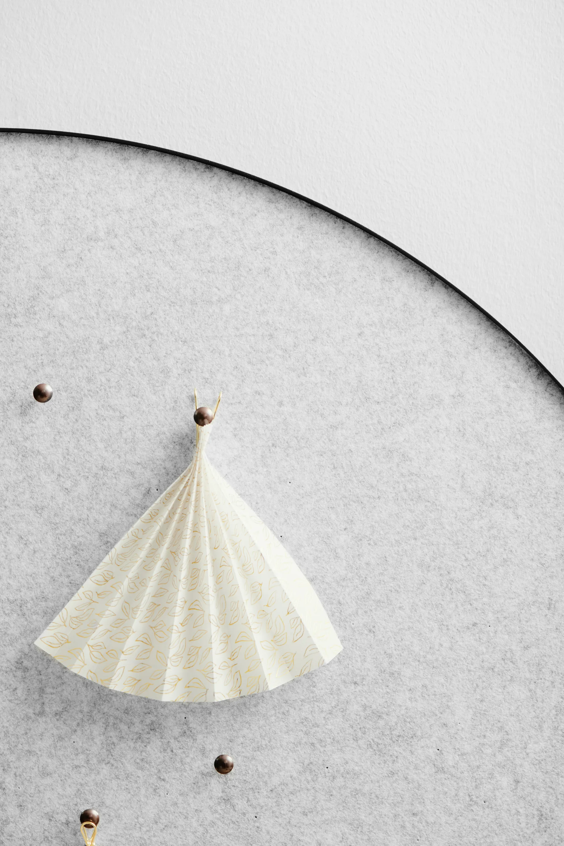 Bacheca Retell, Ø 80 cm, Grigio chiaro Gejst