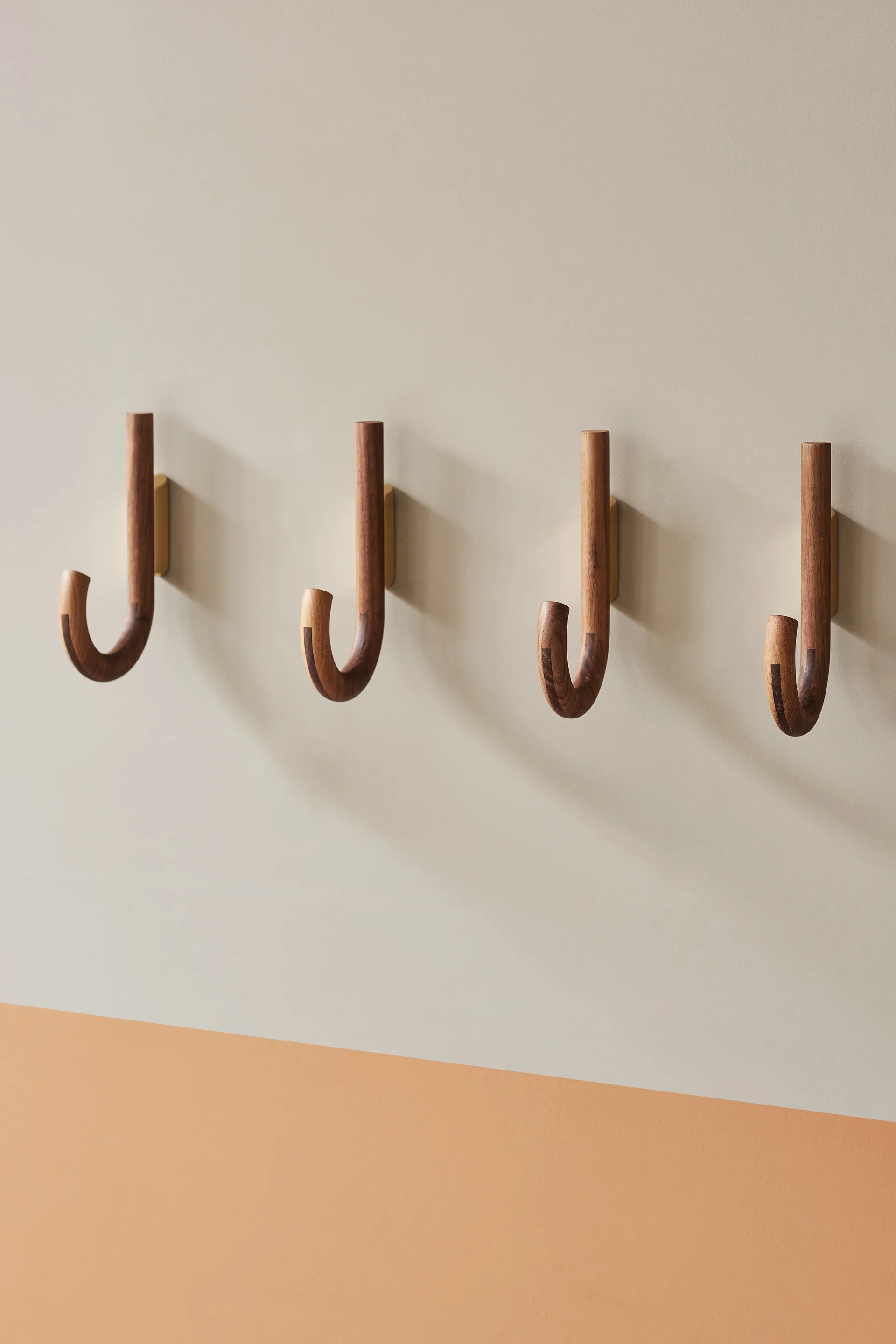 Gancio Hook, 19 cm, Noce, ottone Gejst