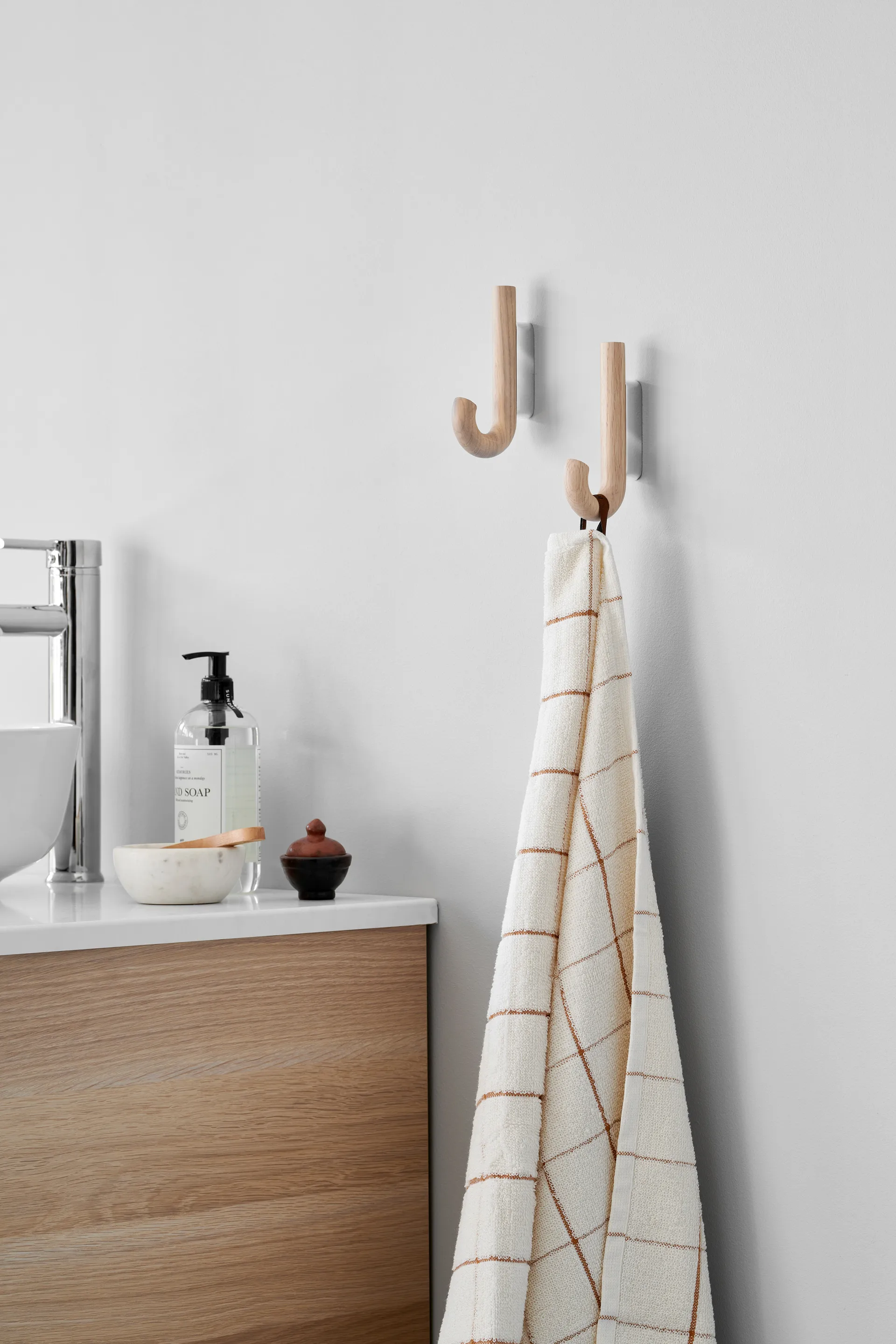 Gancio Hook mini, 13,3 cm, Rovere, cromo Gejst