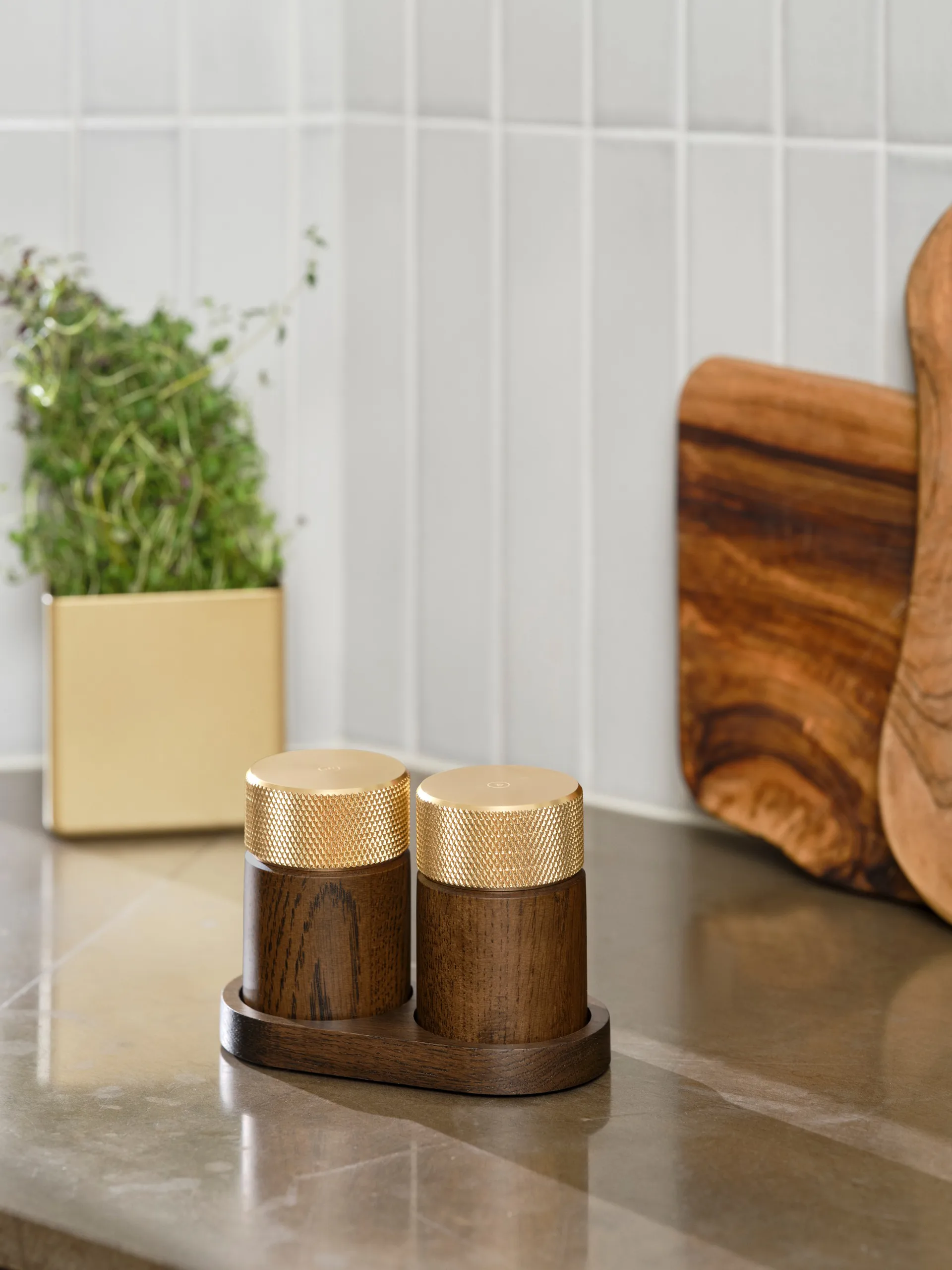 Macina sale e pepe Sina 6 cm, Frassino scuro-ottone Gejst