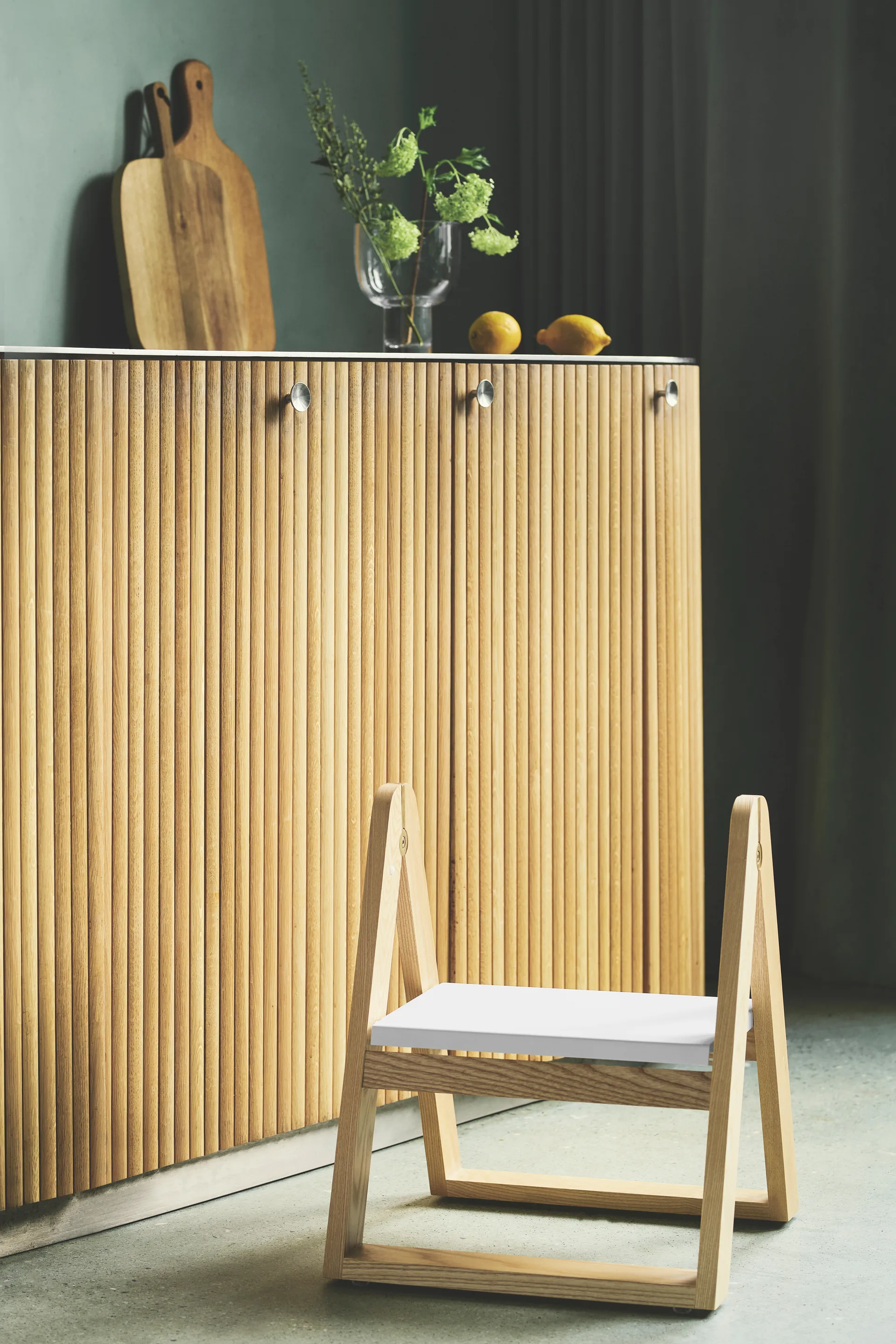 Sgabello a gradini Reech, Ash Gejst