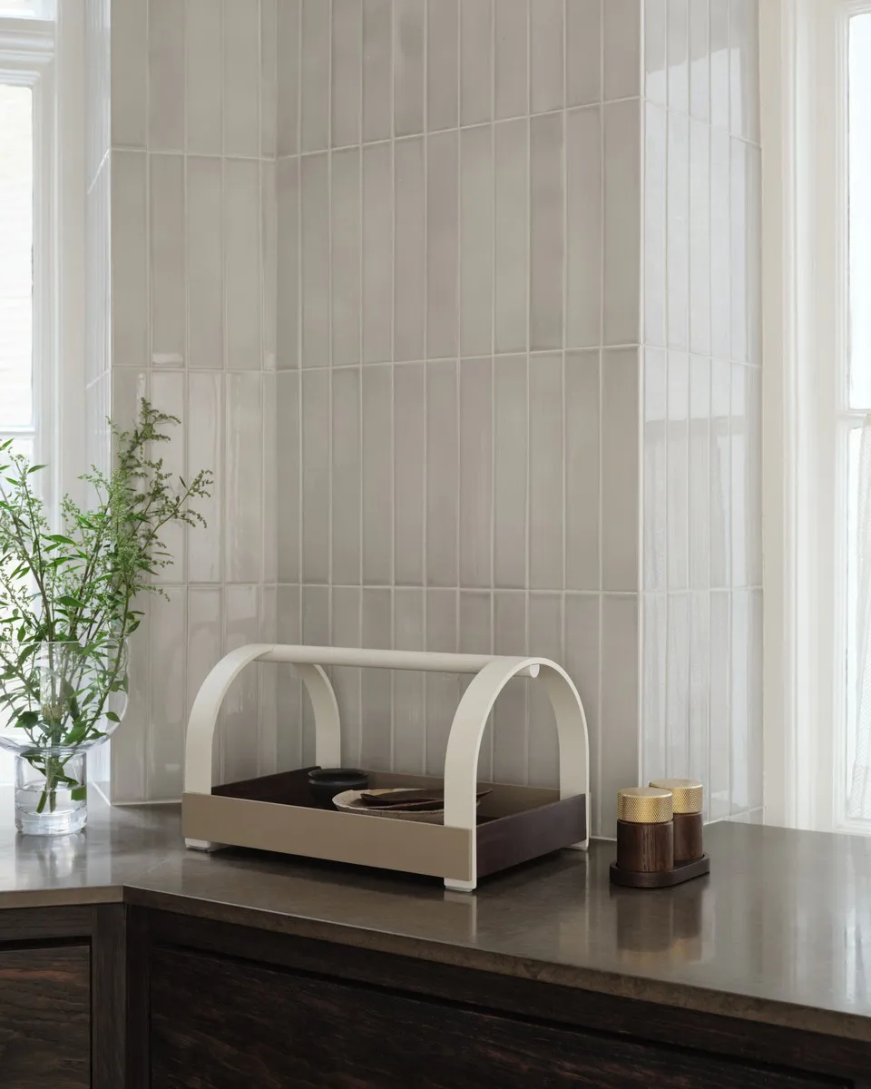 Vassoio con manici Kydo 40,5×27×23,5 cm, Rovere scuro-beige white Gejst