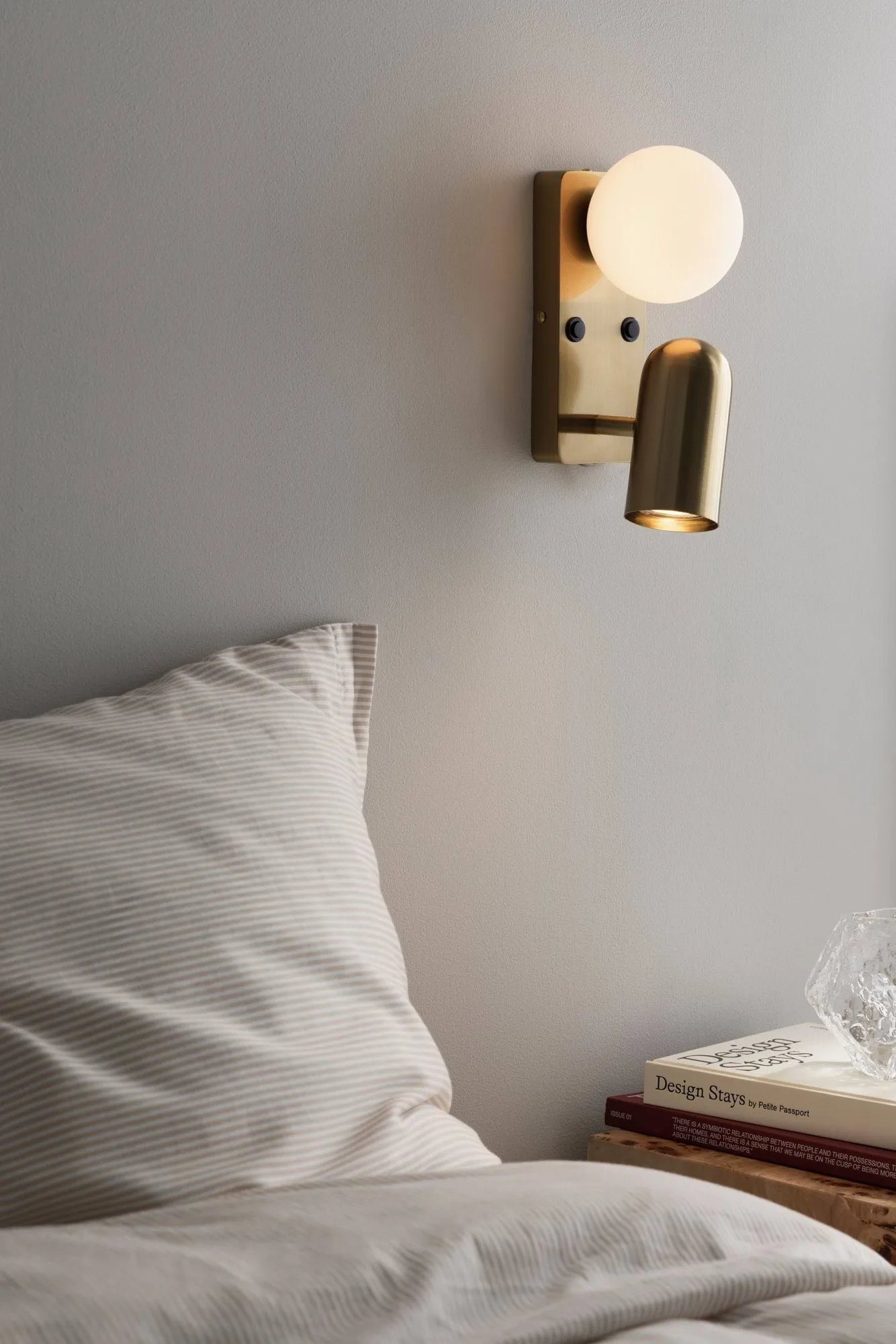 Applique Doppio , Ottone spazzolato Globen Lighting