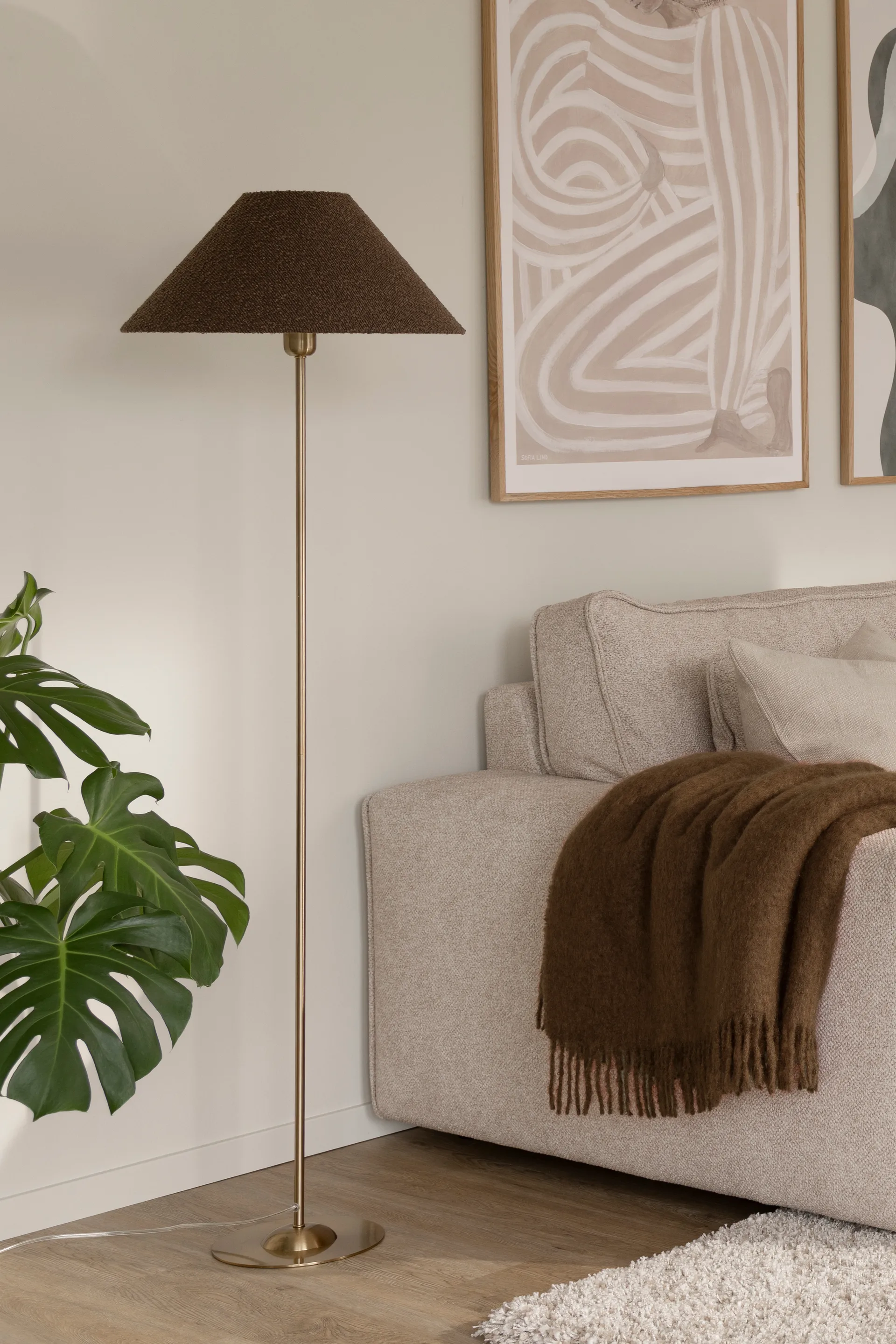 Base lampada da pavimento Iris, Ottone spazzolato Globen Lighting