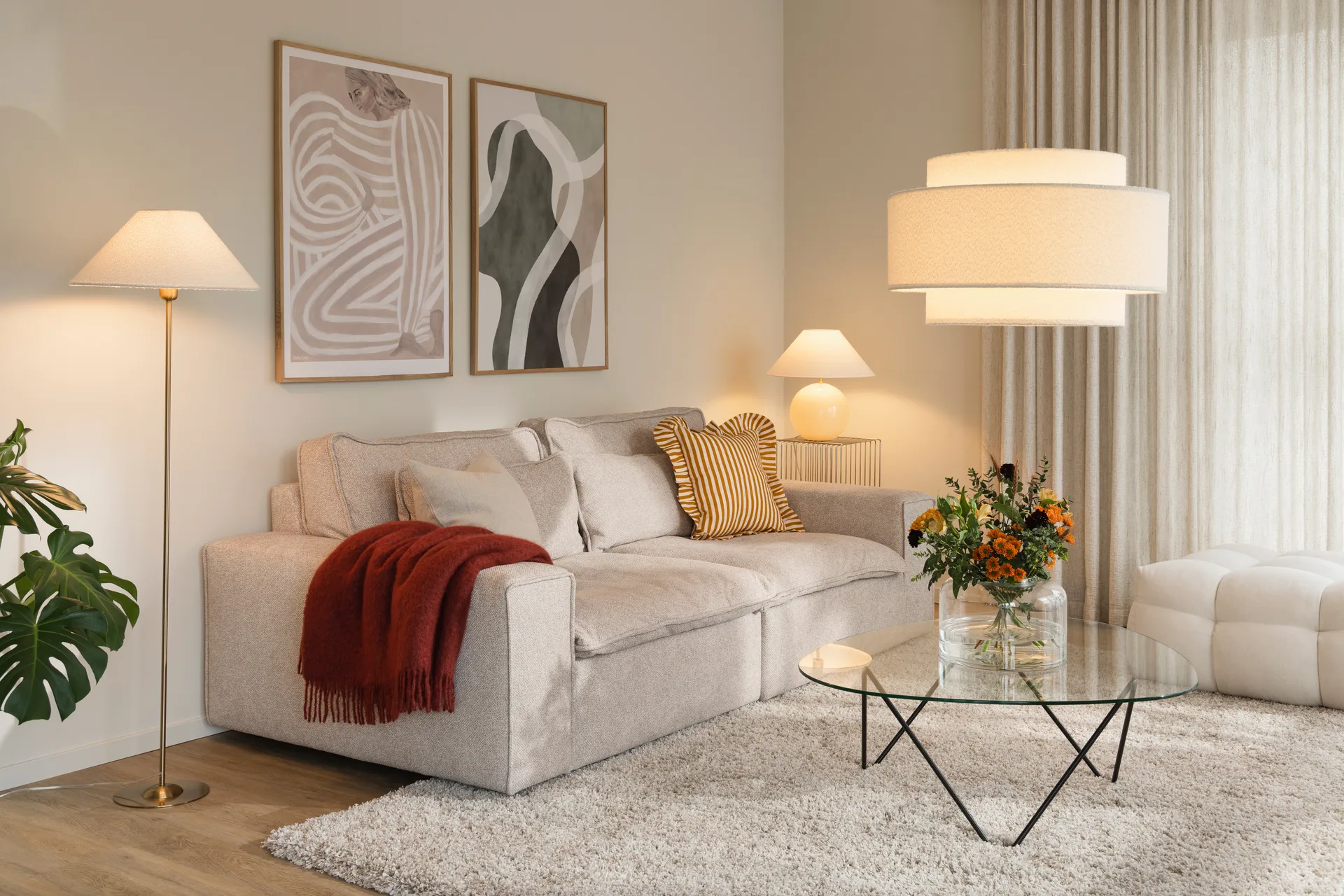 Base lampada da pavimento Iris, Ottone spazzolato Globen Lighting