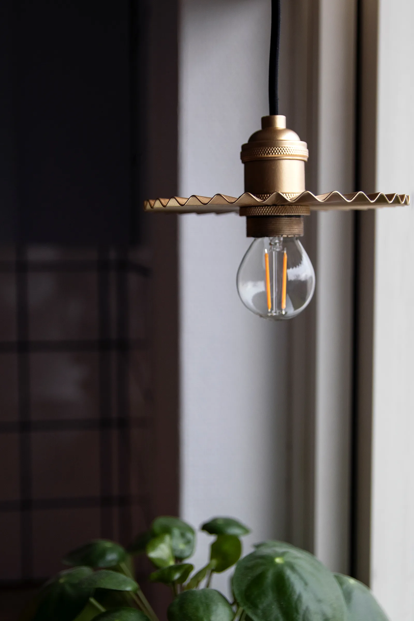 Lampada a sospensione Omega Ø 15 cm, Oro Globen Lighting