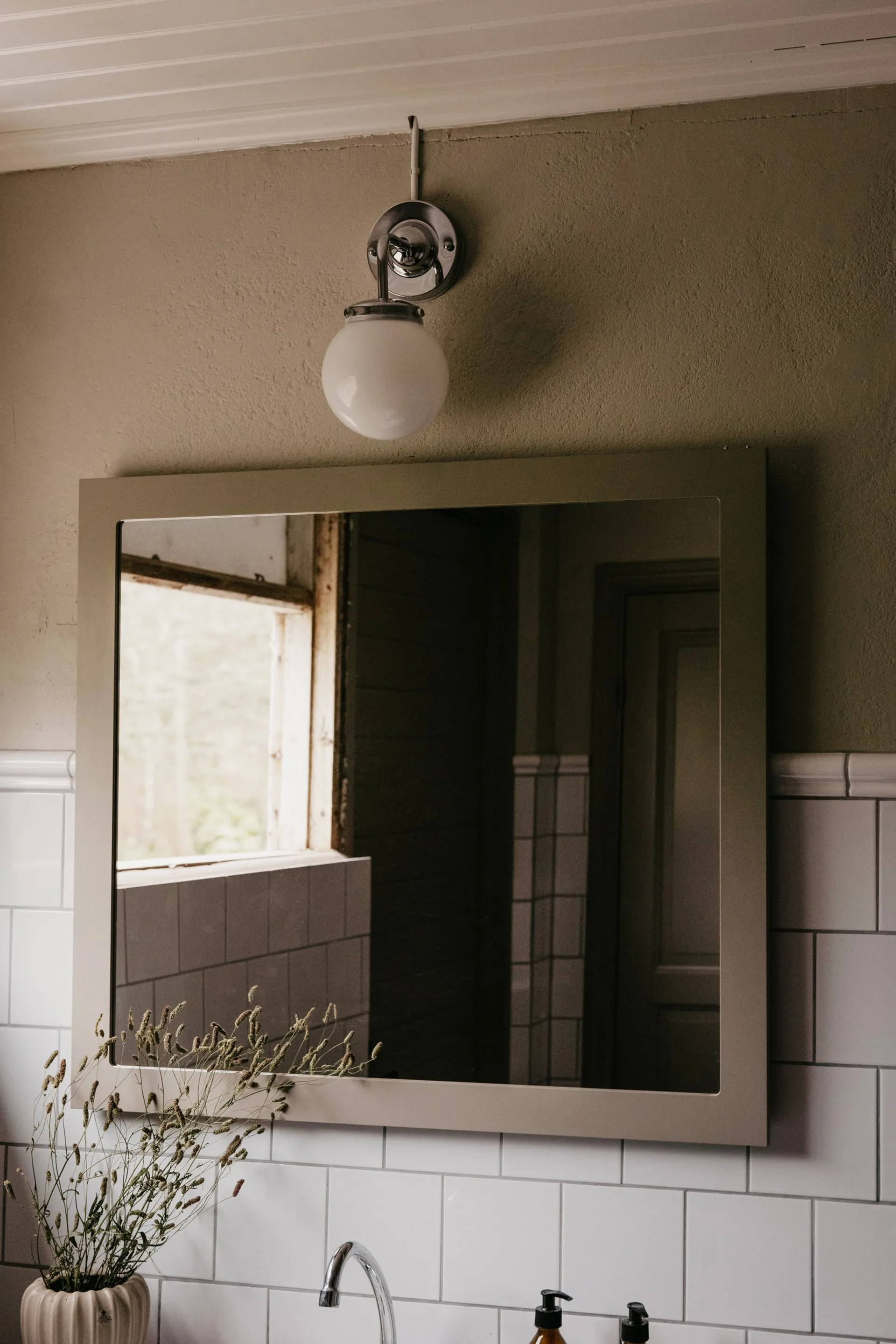 Lampada da parete Alley 1 IP44, Cromo-bianco Globen Lighting