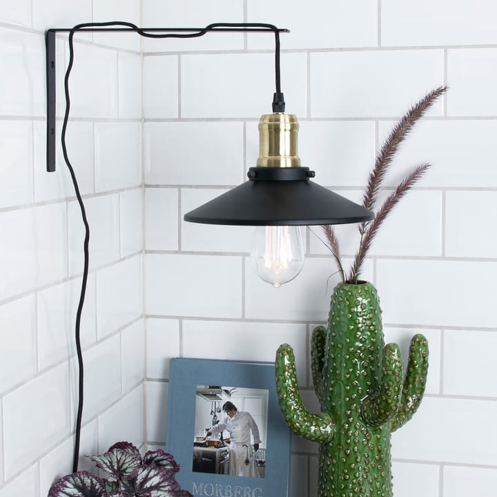 Lampada da parete Disc, Nero opaco-ottone spazzolato Globen Lighting