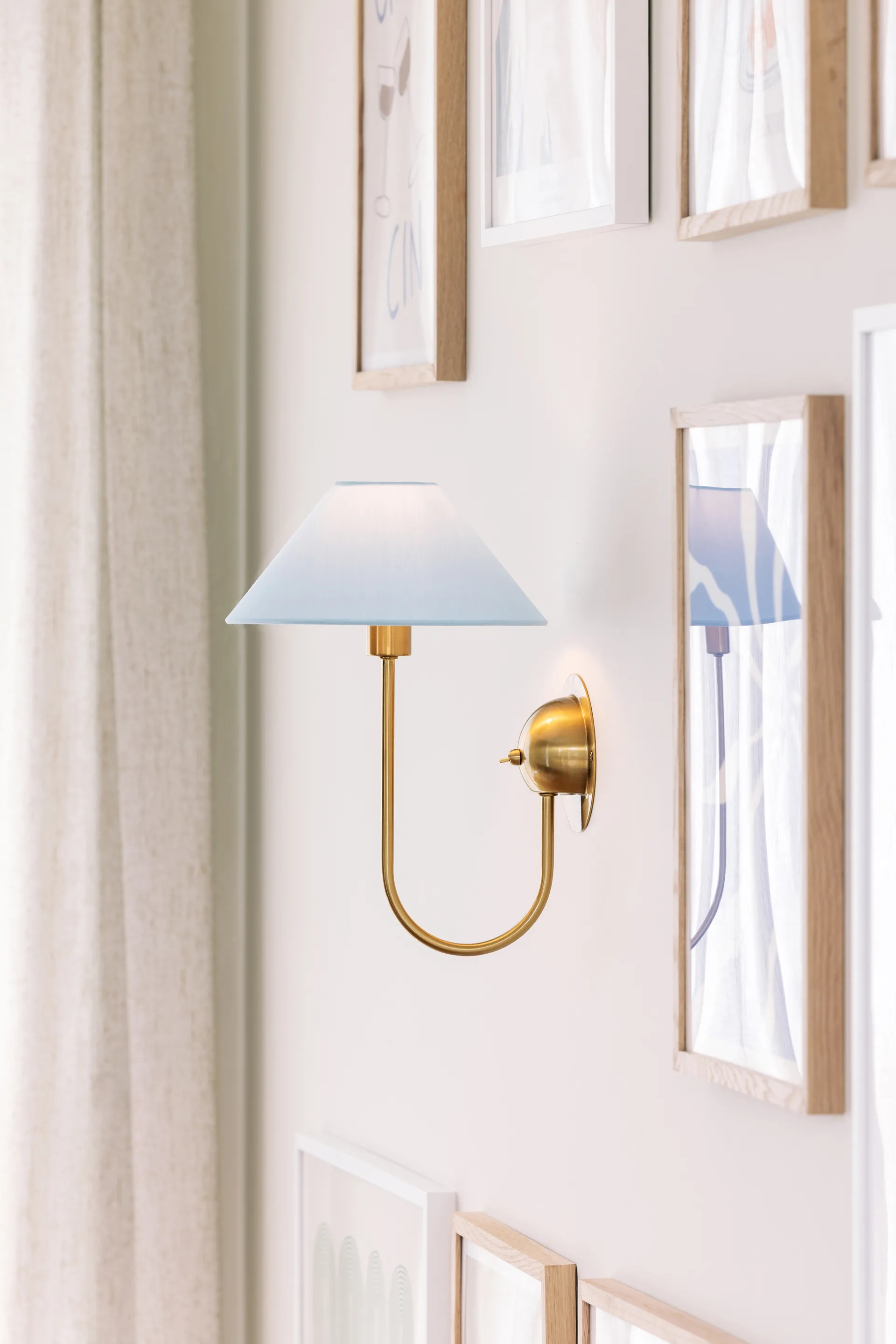 Lampada da parete Iris, Blu colomba Globen Lighting