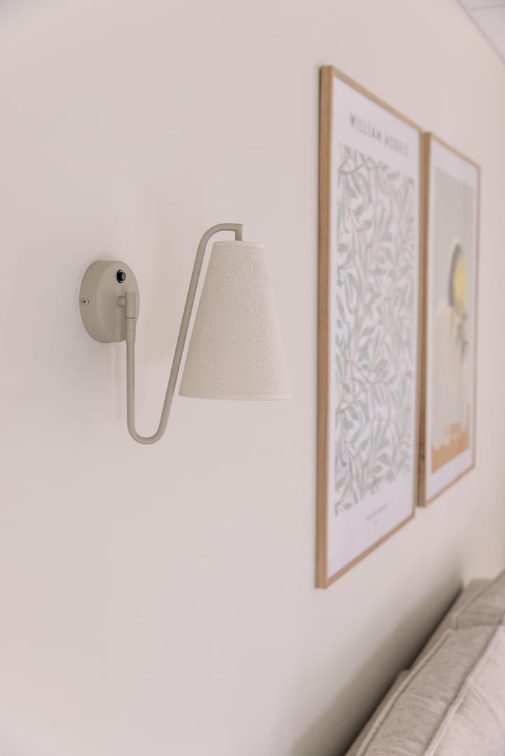 Lampada da parete Lou, Bouclé bianco-beige Globen Lighting