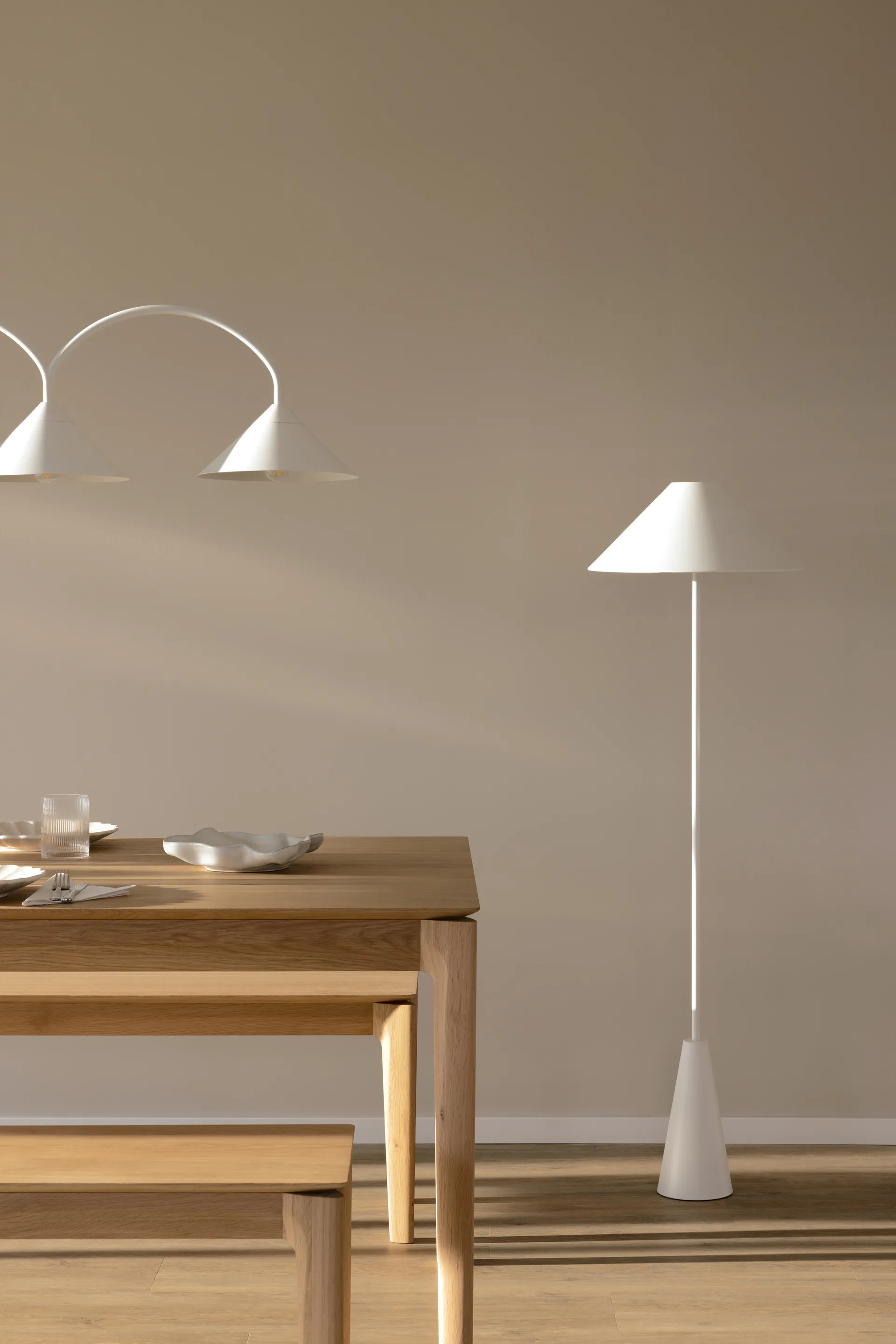 Lampada da pavimento Cannes 140 cm, Bianco Globen Lighting
