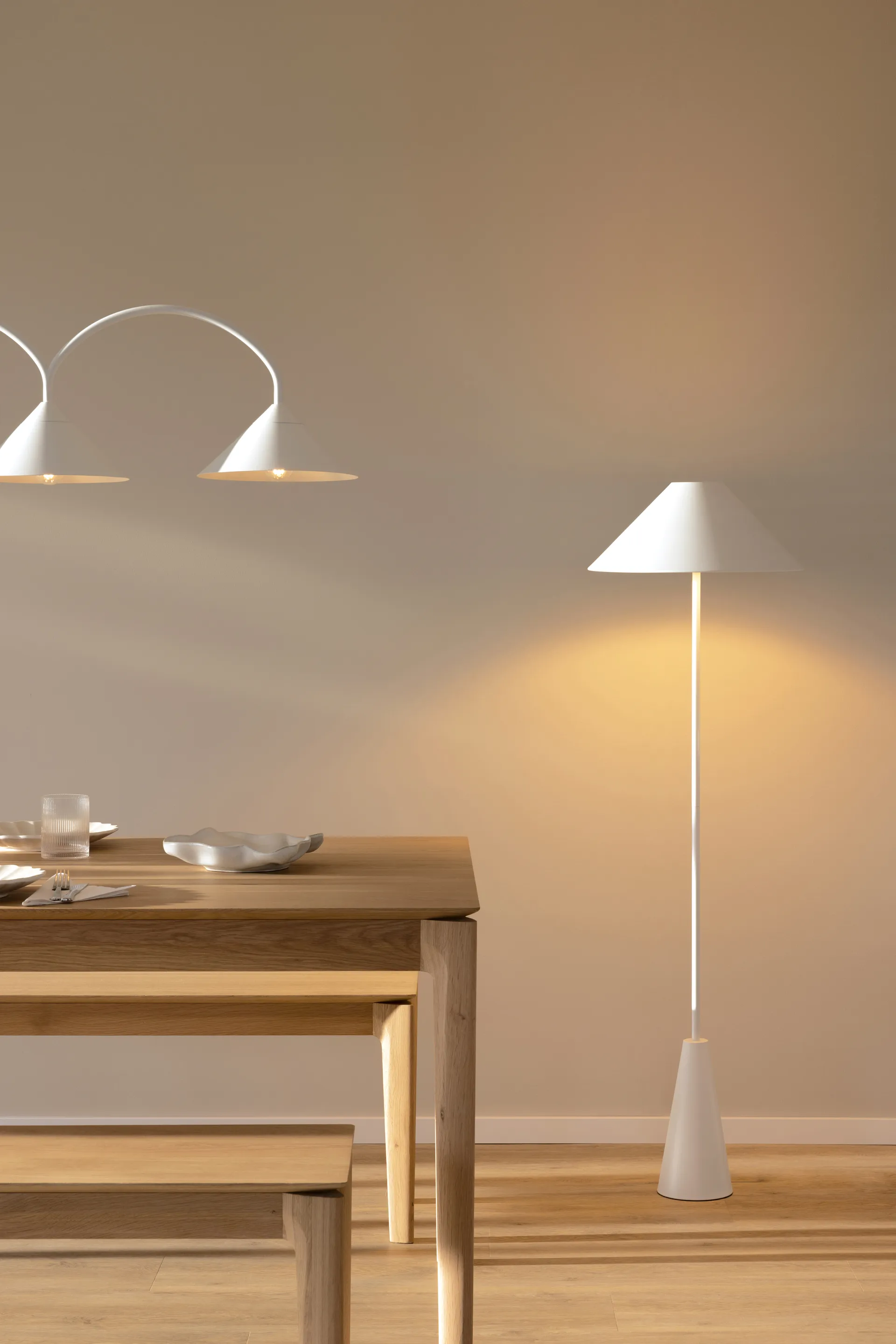 Lampada da pavimento Cannes 140 cm, Bianco Globen Lighting