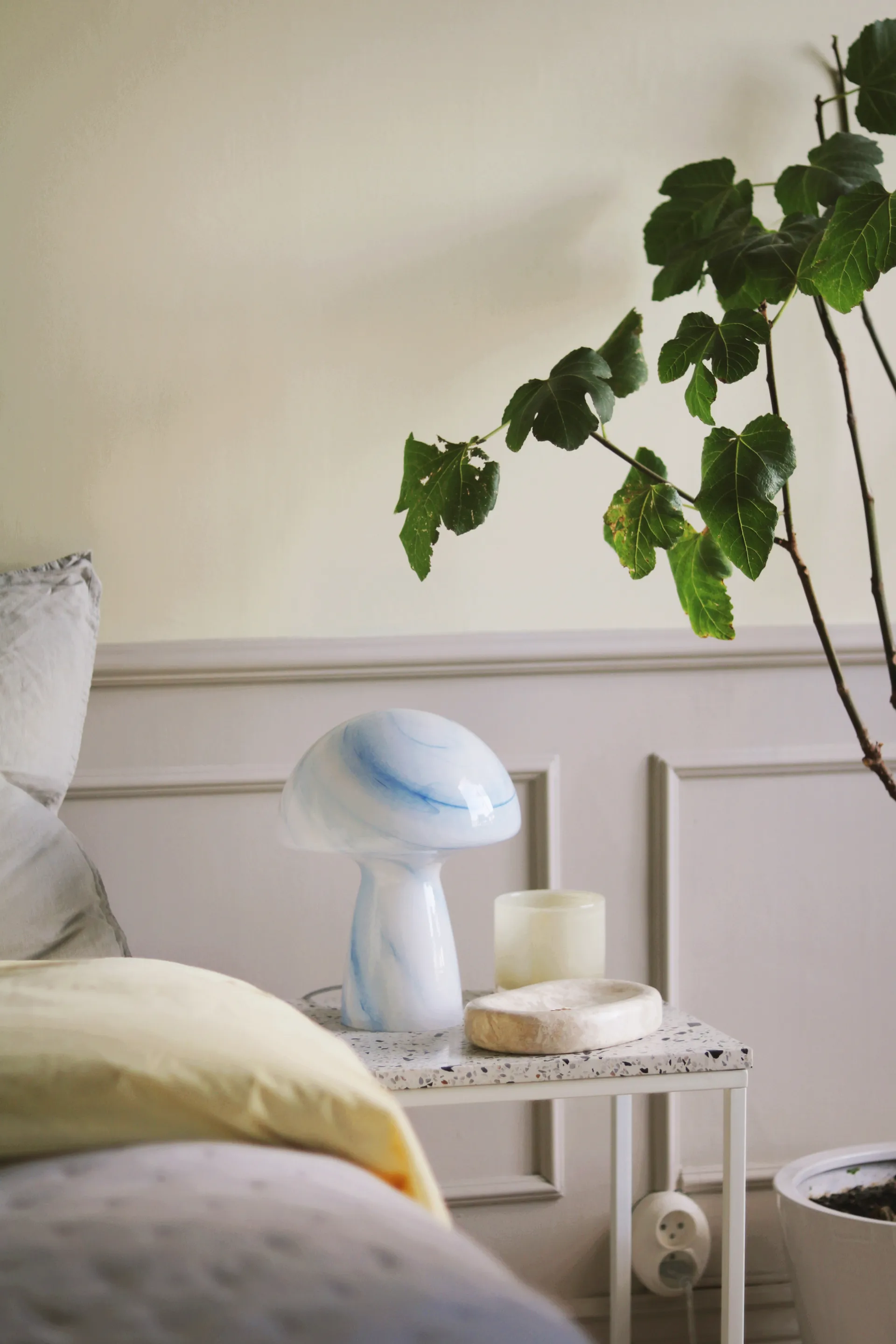 Lampada da tavolo Fungo Swirl 22 , Blu Globen Lighting
