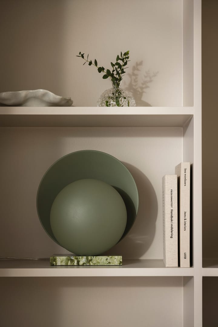 Lampada da tavolo Orbit, Verde muschio Globen Lighting