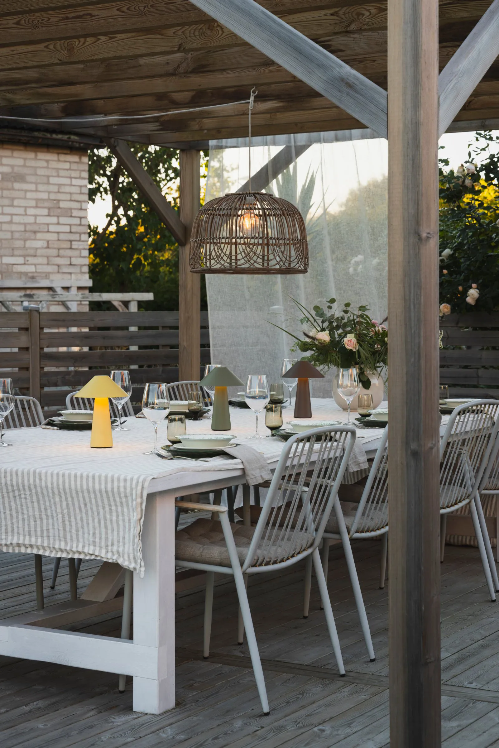 Lampada da tavolo portatile Cannes, Giallo avena Globen Lighting