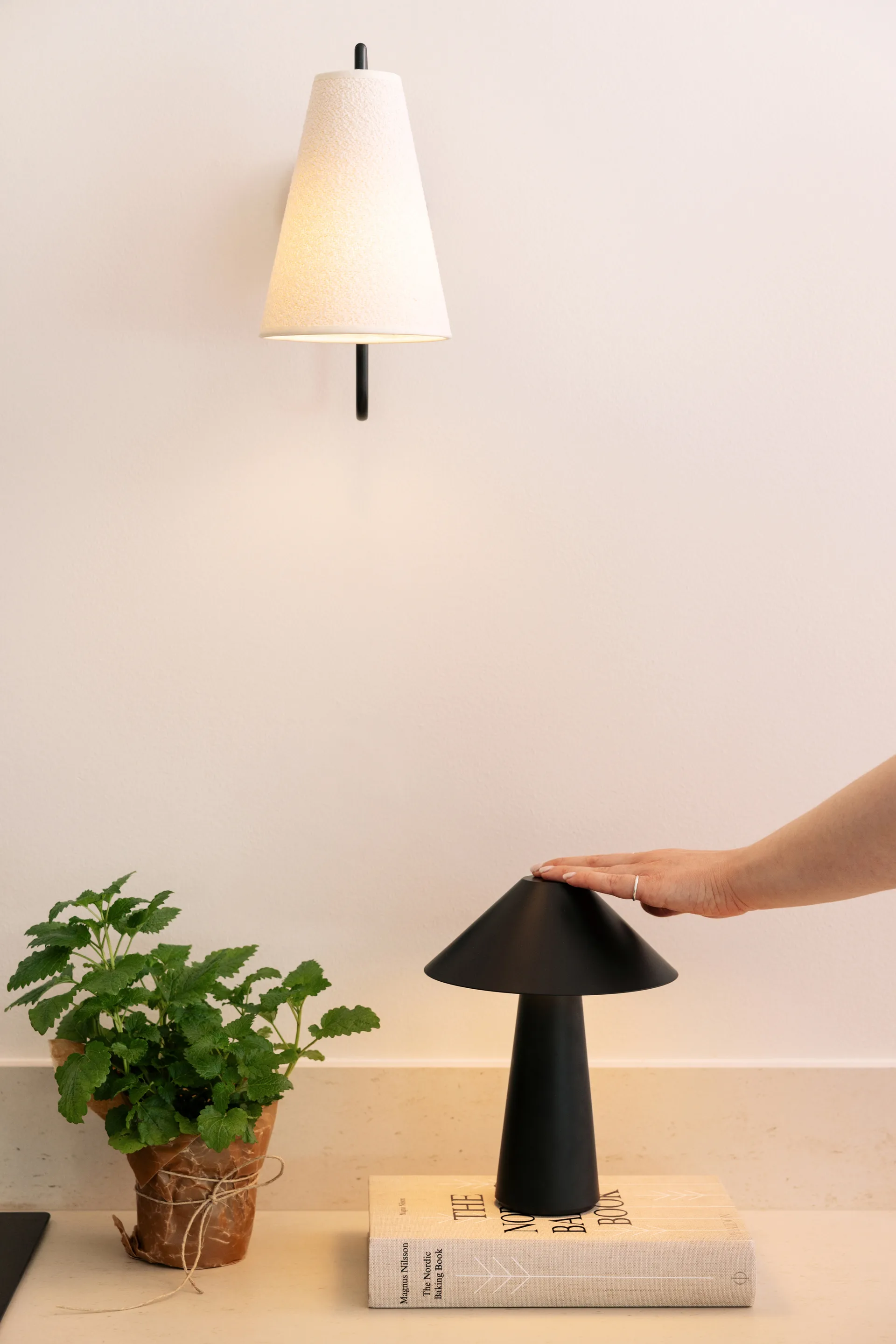 Lampada da tavolo portatile Cannes, Nero Globen Lighting