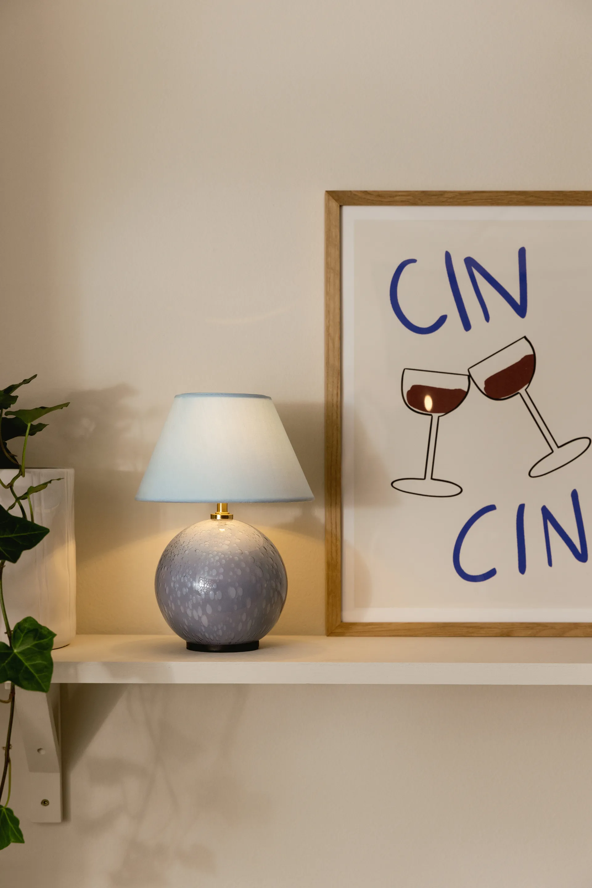 Lampada da tavolo portatile Iris 16, Blu colomba Globen Lighting