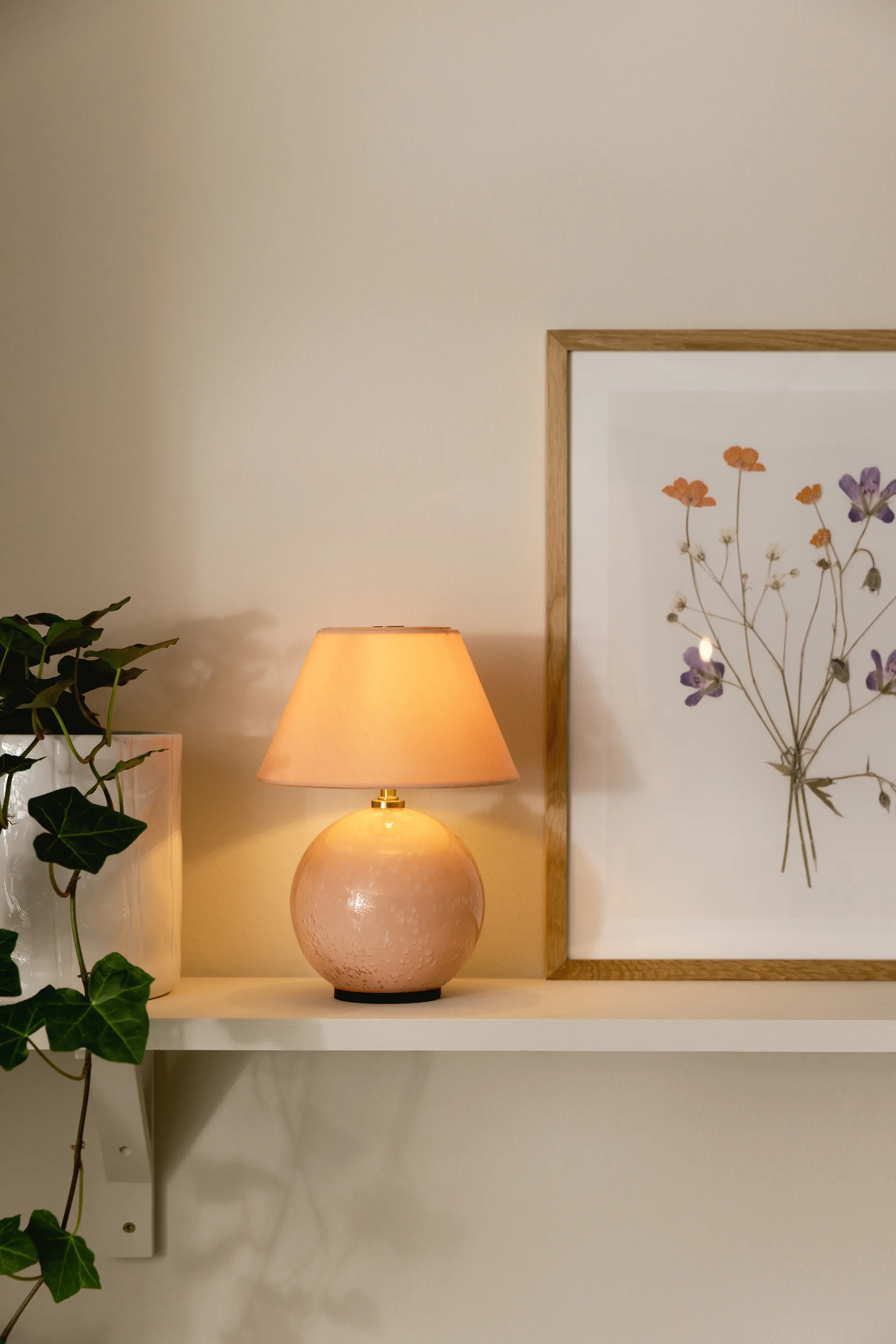 Lampada da tavolo portatile Iris 16, Blush Globen Lighting