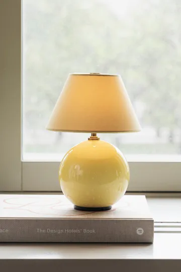 Lampada da tavolo portatile Iris 16 - Butter yellow - Globen Lighting