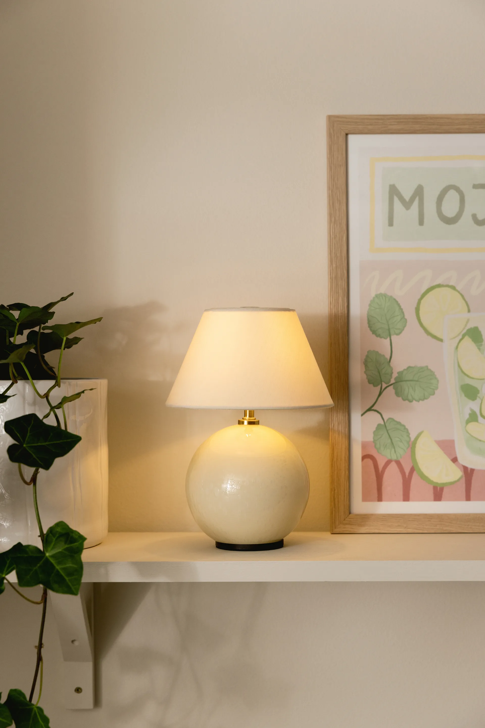 Lampada da tavolo portatile Iris 16, Crema Globen Lighting