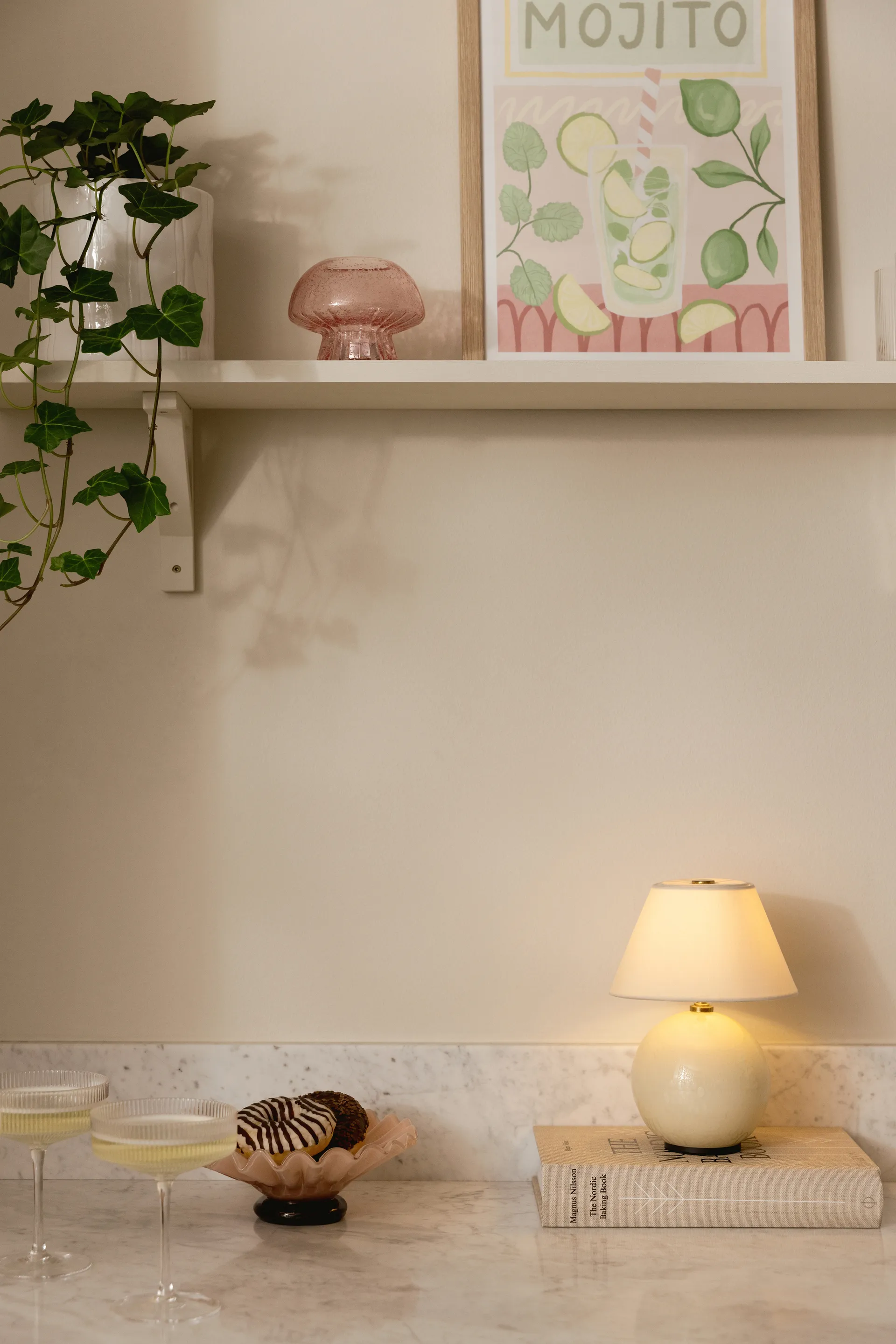 Lampada da tavolo portatile Iris 16, Crema Globen Lighting